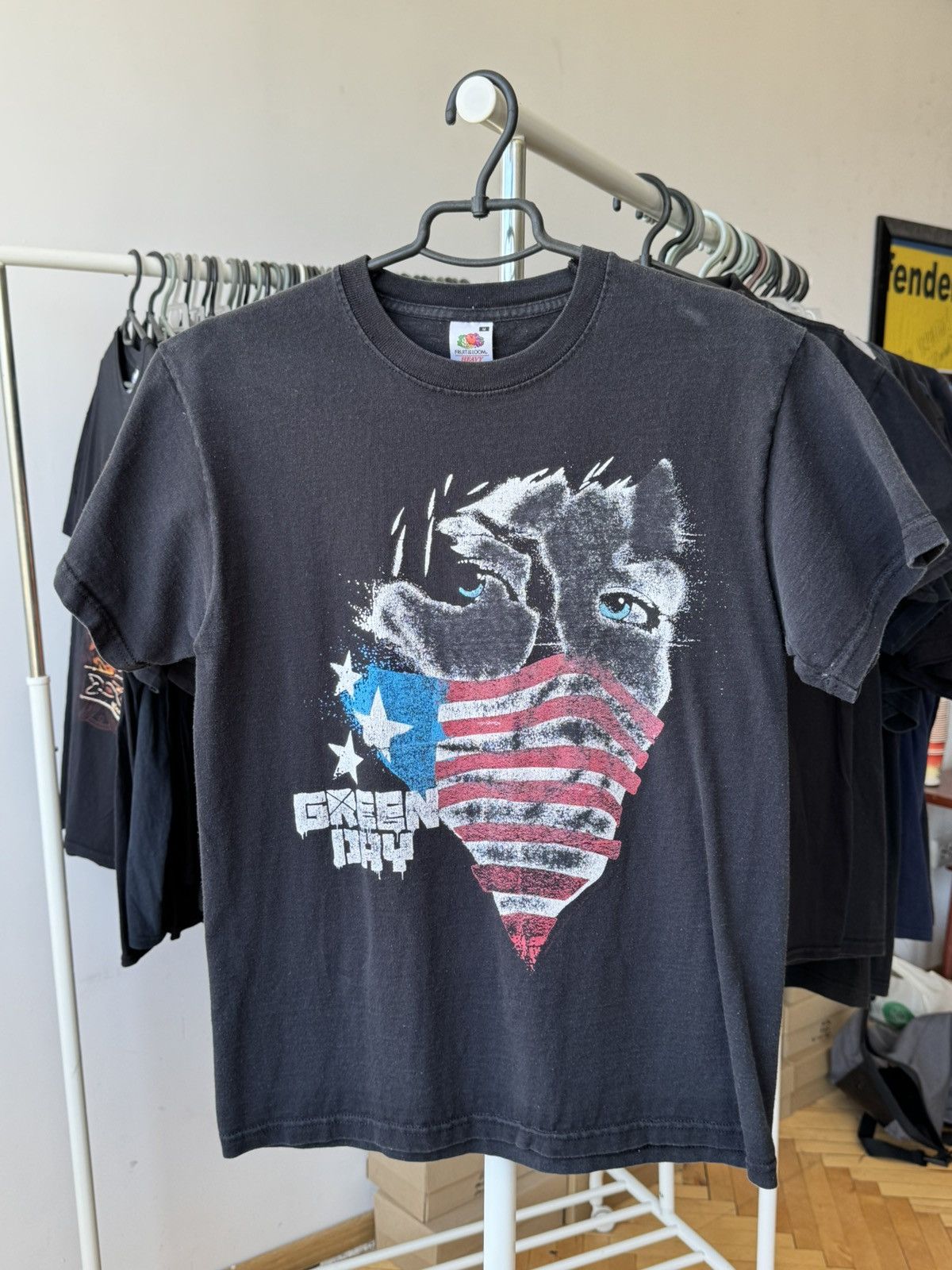 Band Tees Vintage Green Day USA Flag Guns T-Shirt Size US M / EU 48-50 / 2 - 1 Thumbnail