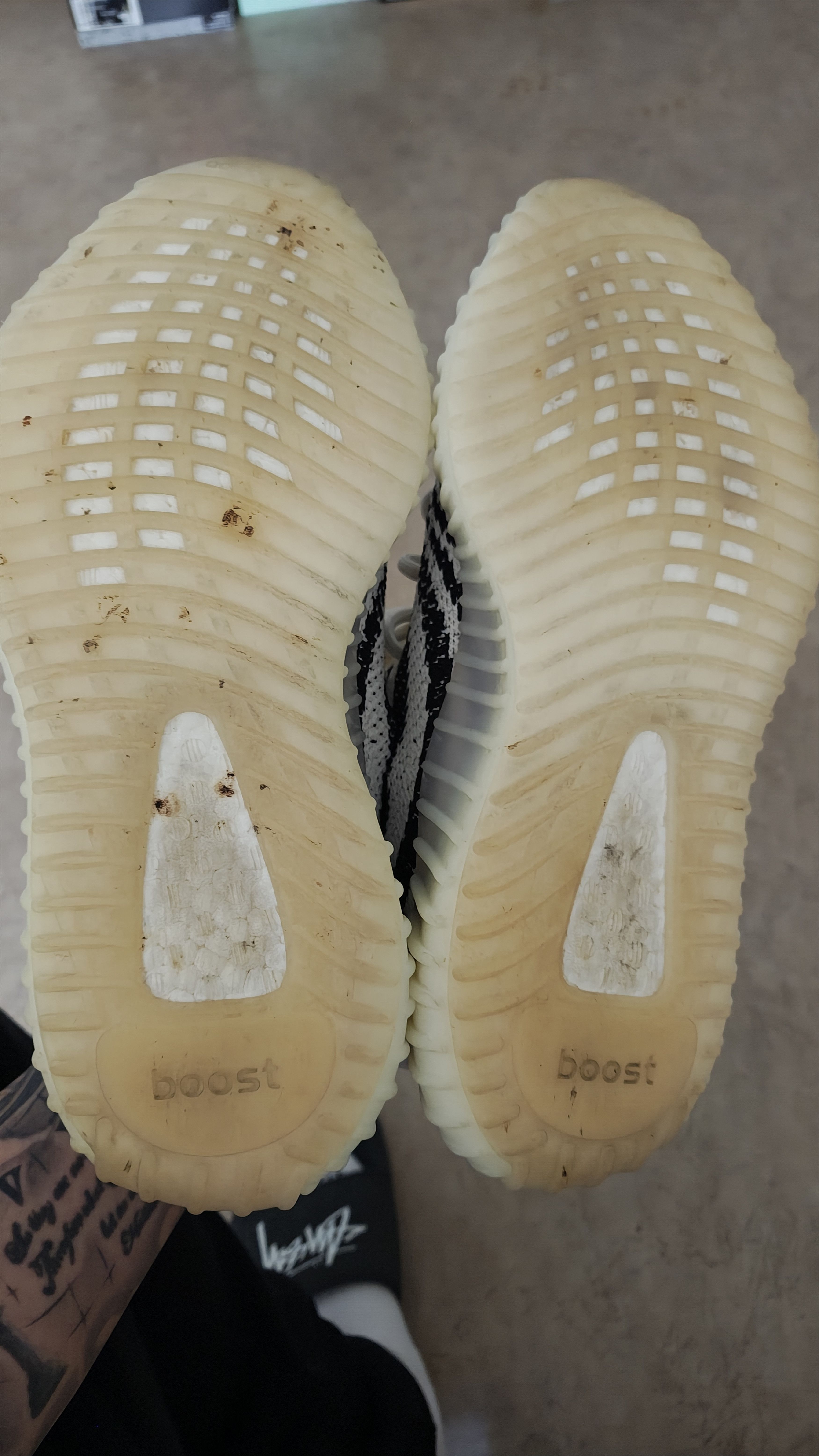 Yeezy Yeezy 350 Zebra 2019 Size US 8 / EU 41 - 5 Thumbnail