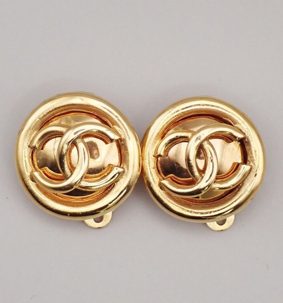 Chanel Chanel Vintage CC Round Clip-On Earrings Metal Size ONE SIZE - 1 Thumbnail