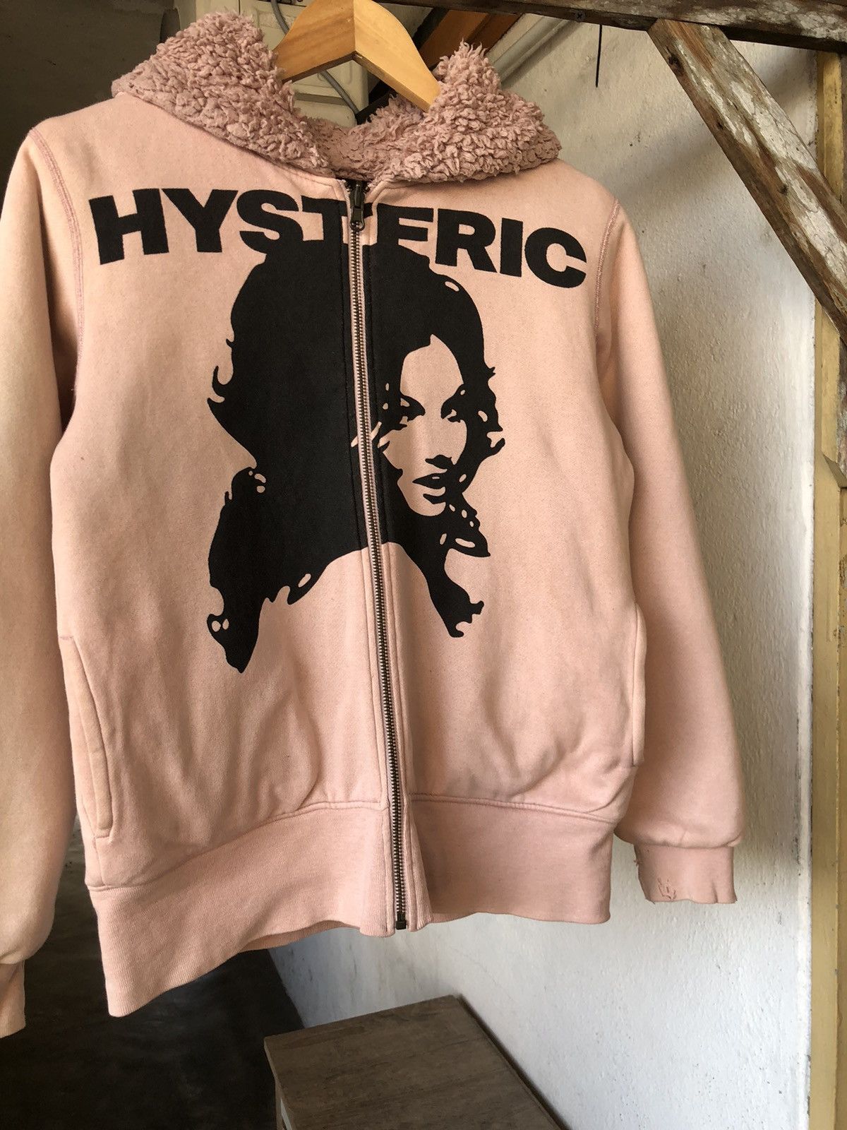 Hysteric Glamour Rare🔥 Vintage Hysteric Glamour Big Logo Distressed Hoodie Size M / US 6-8 / IT 42-44 - 4 Thumbnail