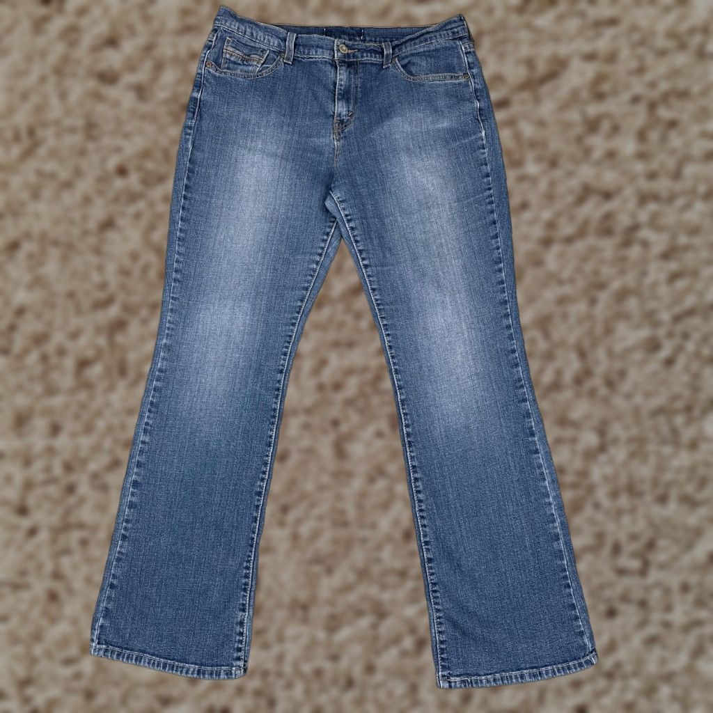 Levi's Levis Jeans Women 12 Blue Medium Wash Bootcut 32x30 Denim 5-Pocket Stretch Regular Mid Rise N/A Size 34" / US 12 / IT 48 - 1 Thumbnail