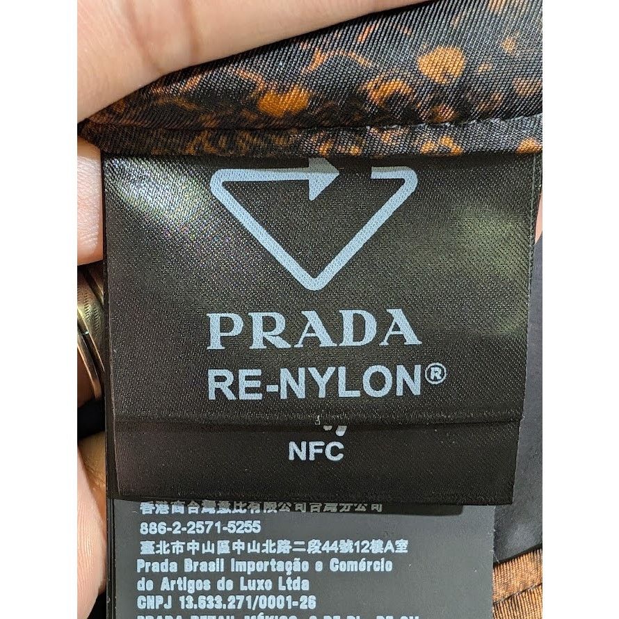 Prada o1rshd1 Re-Nylon Human Pantalone Shorts in Arancio Size US 32 / EU 48 - 19 Thumbnail