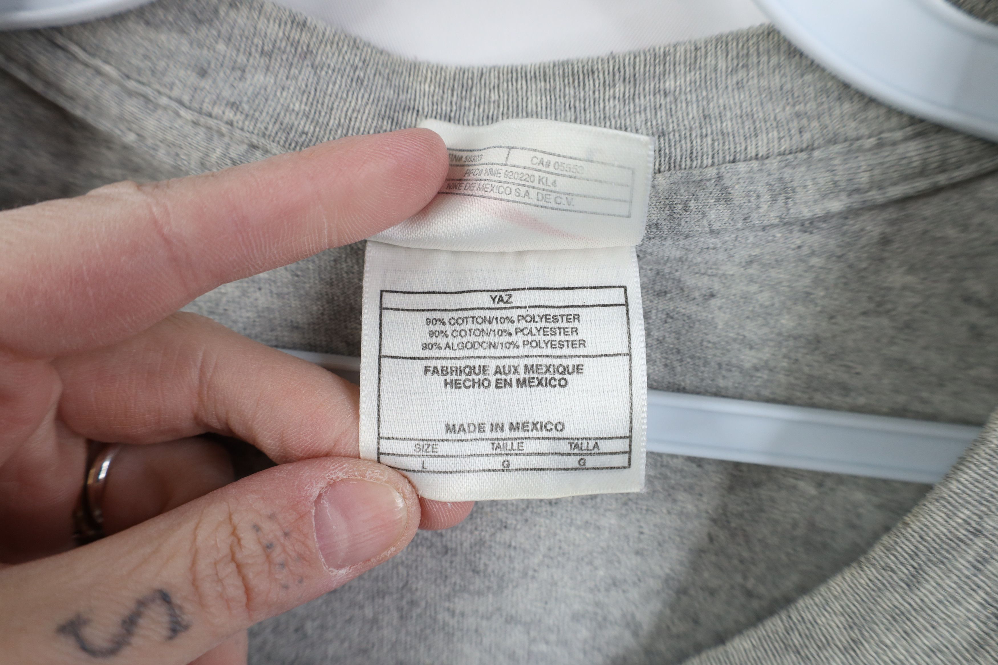 Nike Vintage 90s Nike Air Mini Swoosh Spell Out T-Shirt Gray Size US L / EU 52-54 / 3 - 7 Thumbnail