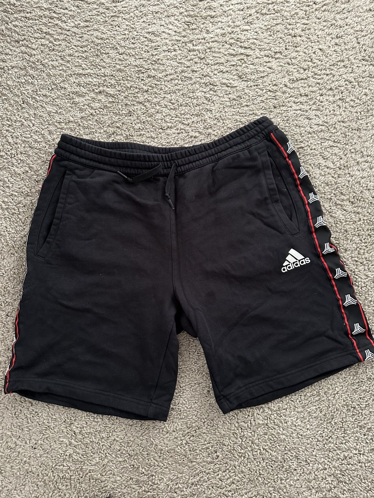 Adidas Adidas Shorts Size US 32 / EU 48 - 1 Thumbnail