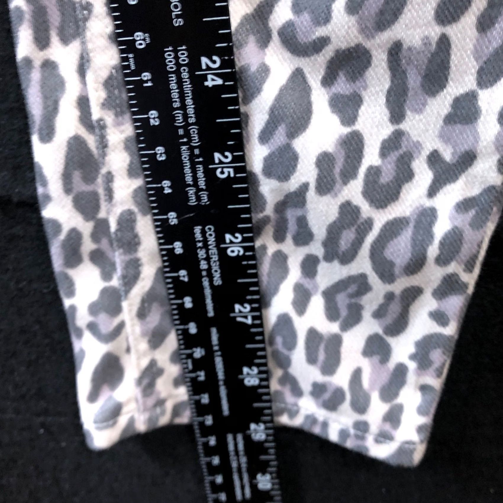 Uniqlo UniQlo Womens Pants Gray Leopard Print Pull On Straight Leg Stretch Small Size 26" / US 2 / IT 38 - 7 Thumbnail