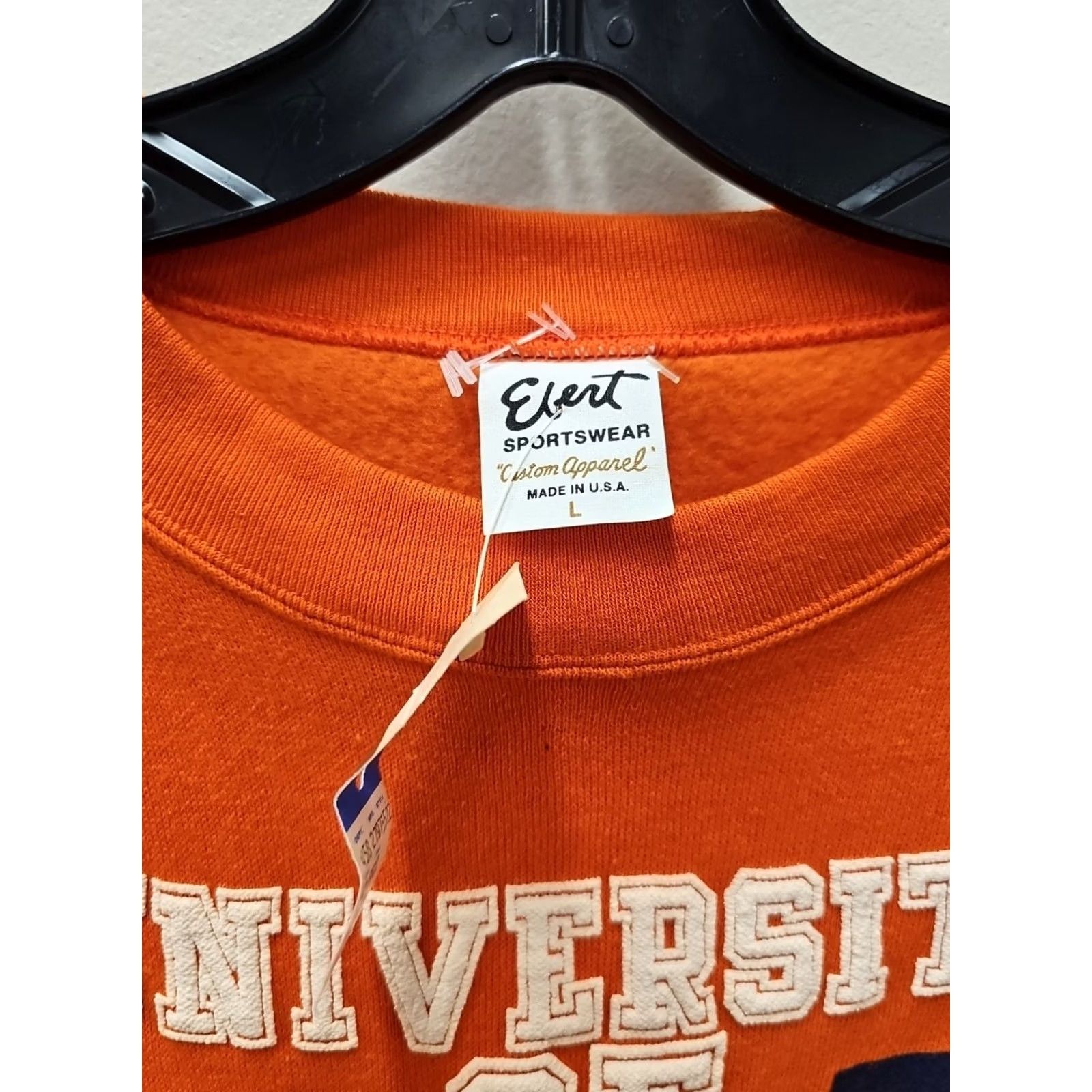 Vintage VINTAGE University of Florida Gators PUFF PRINT SWEATER LARGE Orange 1980s Mens Womens Boys Girls PUFF PRINT DECADE 1980s Size US L / EU 52-54 / 3 - 3 Thumbnail