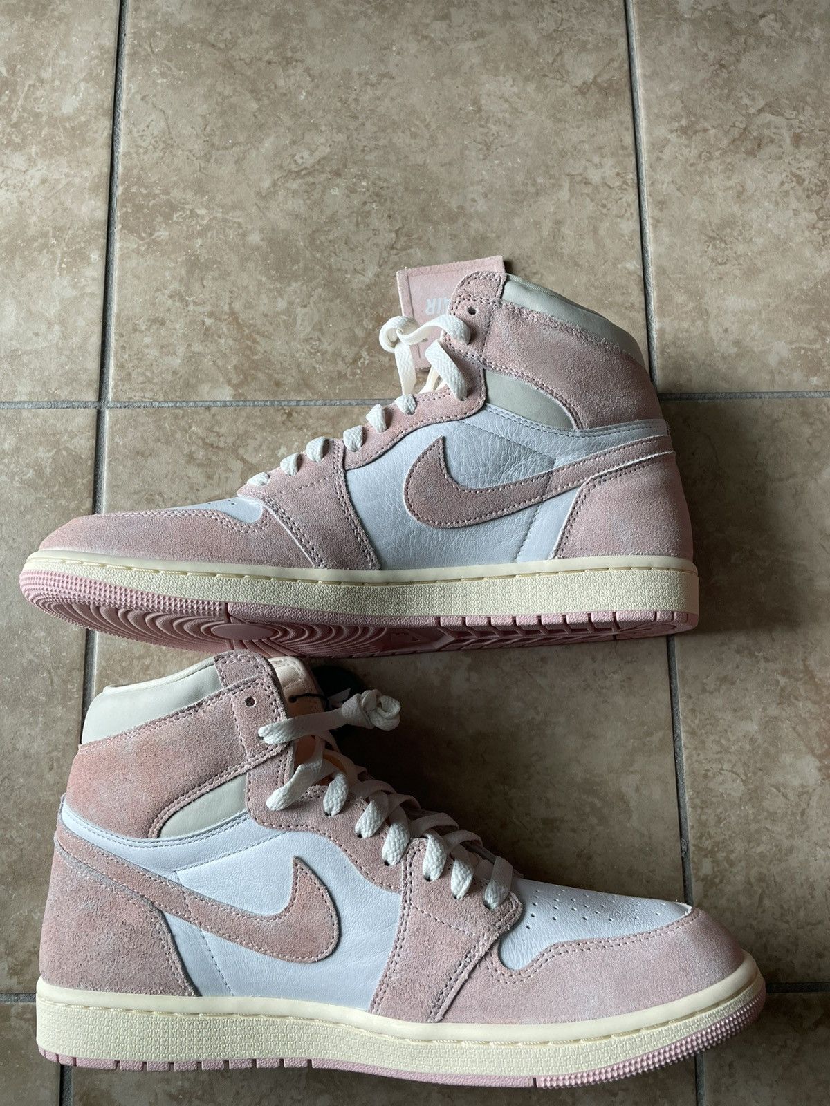 Jordan Brand WMNS AIR JORDAN 1 RETRO HI OG/ Size US 12 / EU 45 - 2 Thumbnail