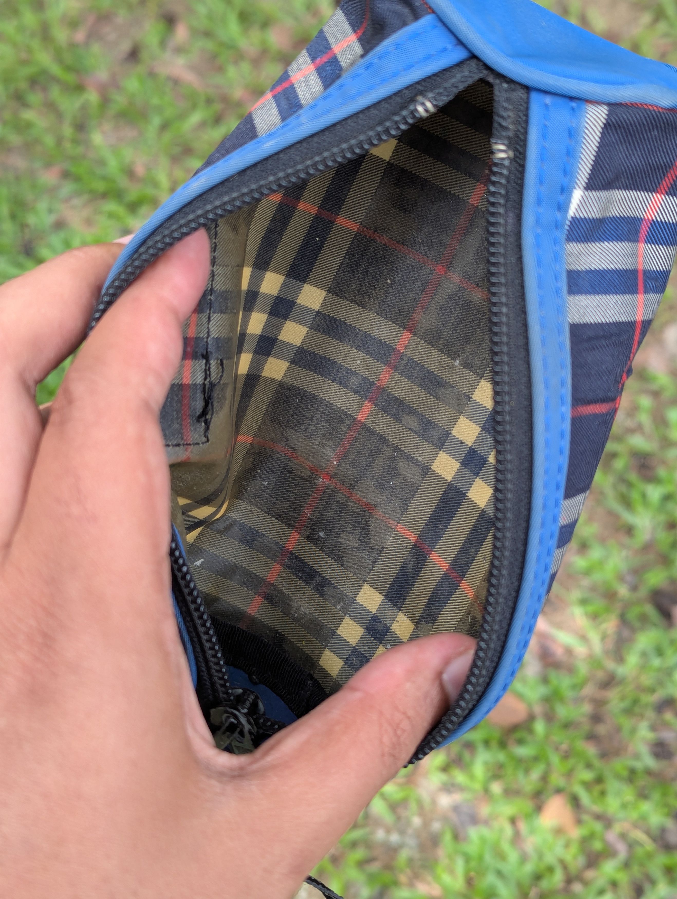 Burberry Vintage 90s Burberry London Pencil Case Size ONE SIZE - 7 Thumbnail