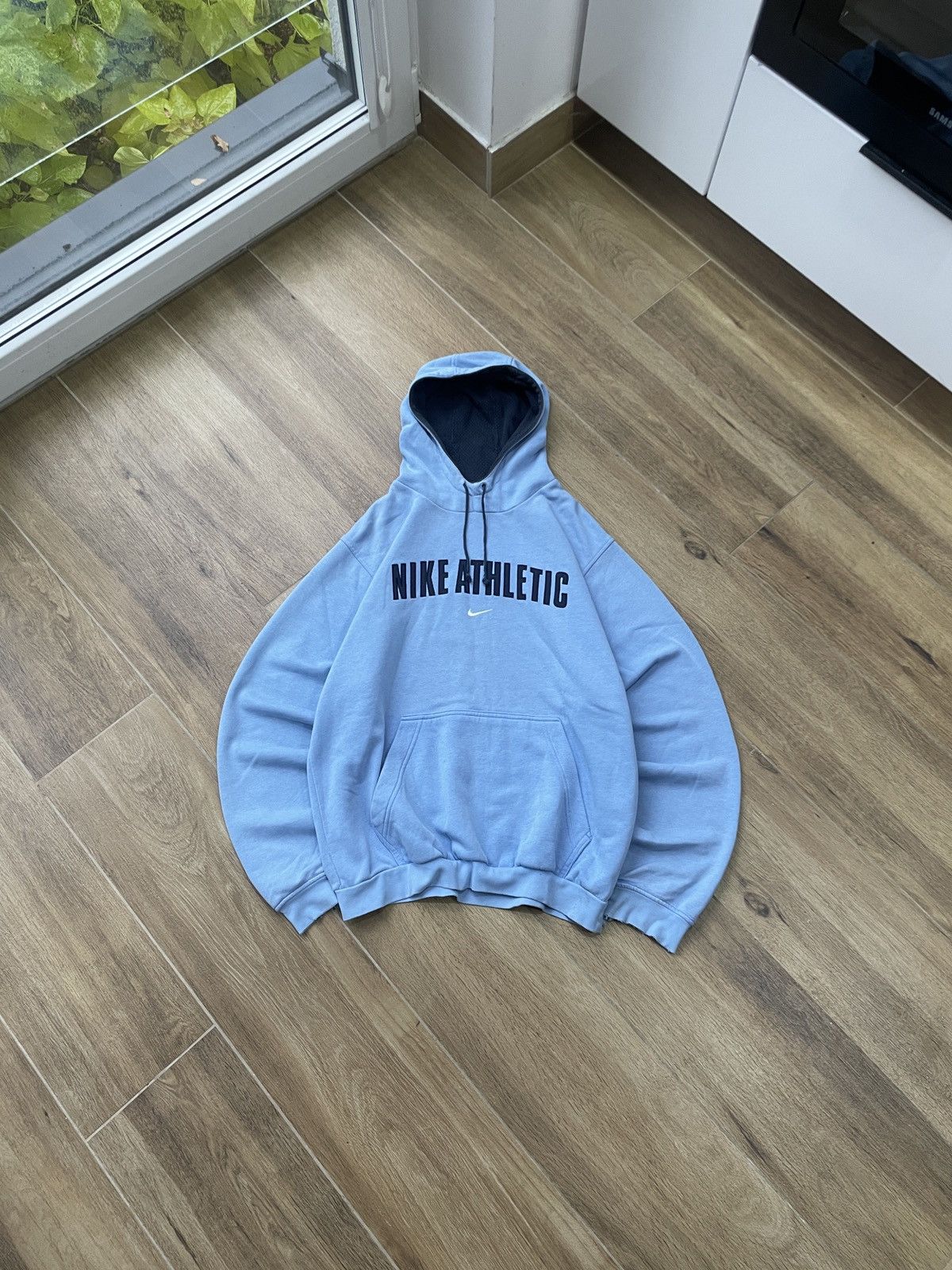 Nike Vintage Nike Hoodie Big Logo Baggy Japanese Avant Garde Y2K Size US L / EU 52-54 / 3 - 1 Thumbnail