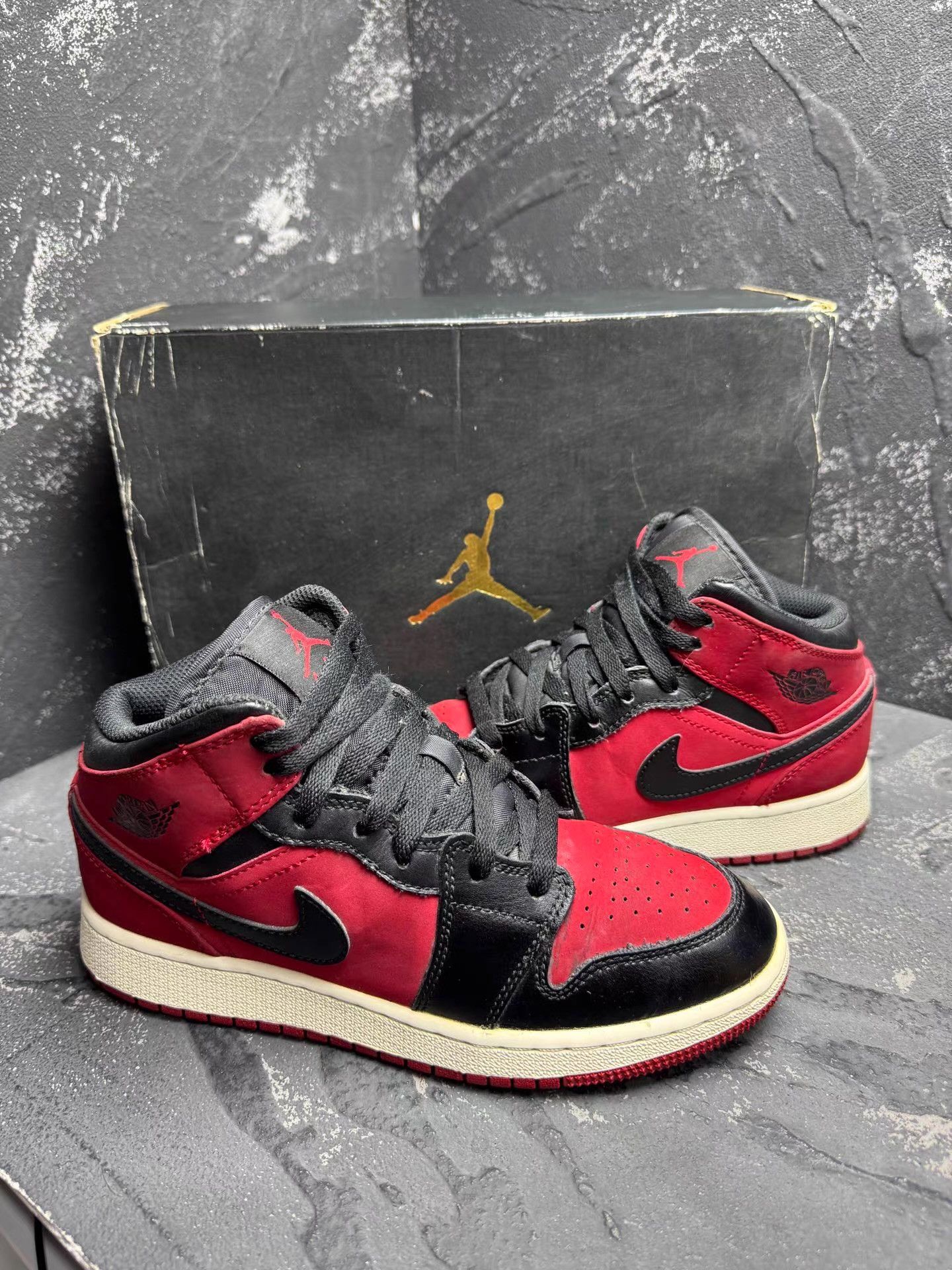 Nike Air Jordan 1 Mid Black & Red Q10 Size US 6.5 / IT 36.5 - 2 Thumbnail
