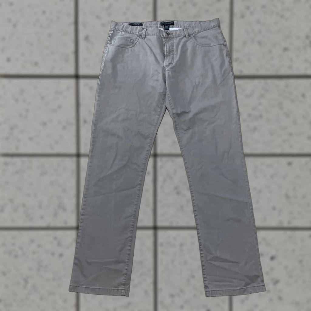 Bloomingdale's Bloomingdale's The Men's Store Pants Men 36W x 34L Gray Khaki Chino Flat Front 5-Pocket Regular Cotton Mens Size US 36 / EU 52 - 1 Thumbnail
