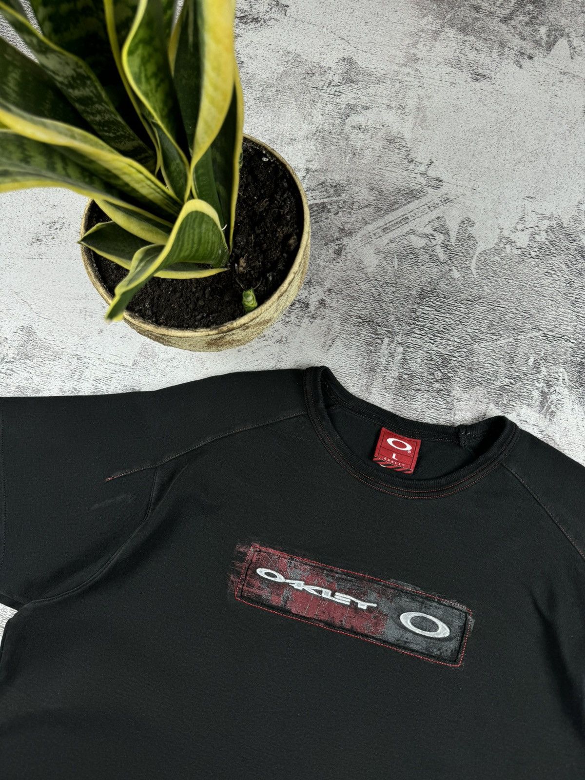 Oakley 90S Oakley RARE Gorpcore Black Print Center Logo T-Shirt Size US L / EU 52-54 / 3 - 5 Thumbnail