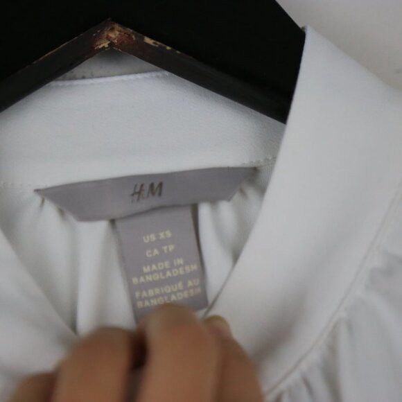 H&M H&M Stand-up Collar White Long Sleeve Blouse Size XS Size XS / US 0-2 / IT 36-38 - 3 Thumbnail