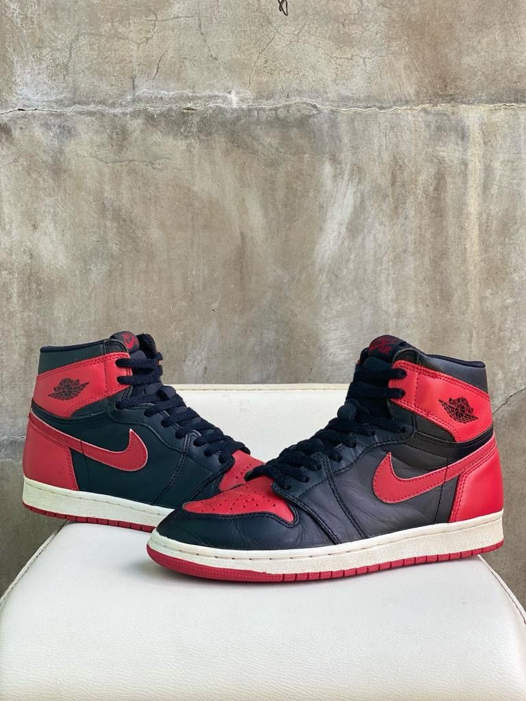Nike 1994 Jordan 1 Breds Size US 8 / EU 41 - 10 Thumbnail