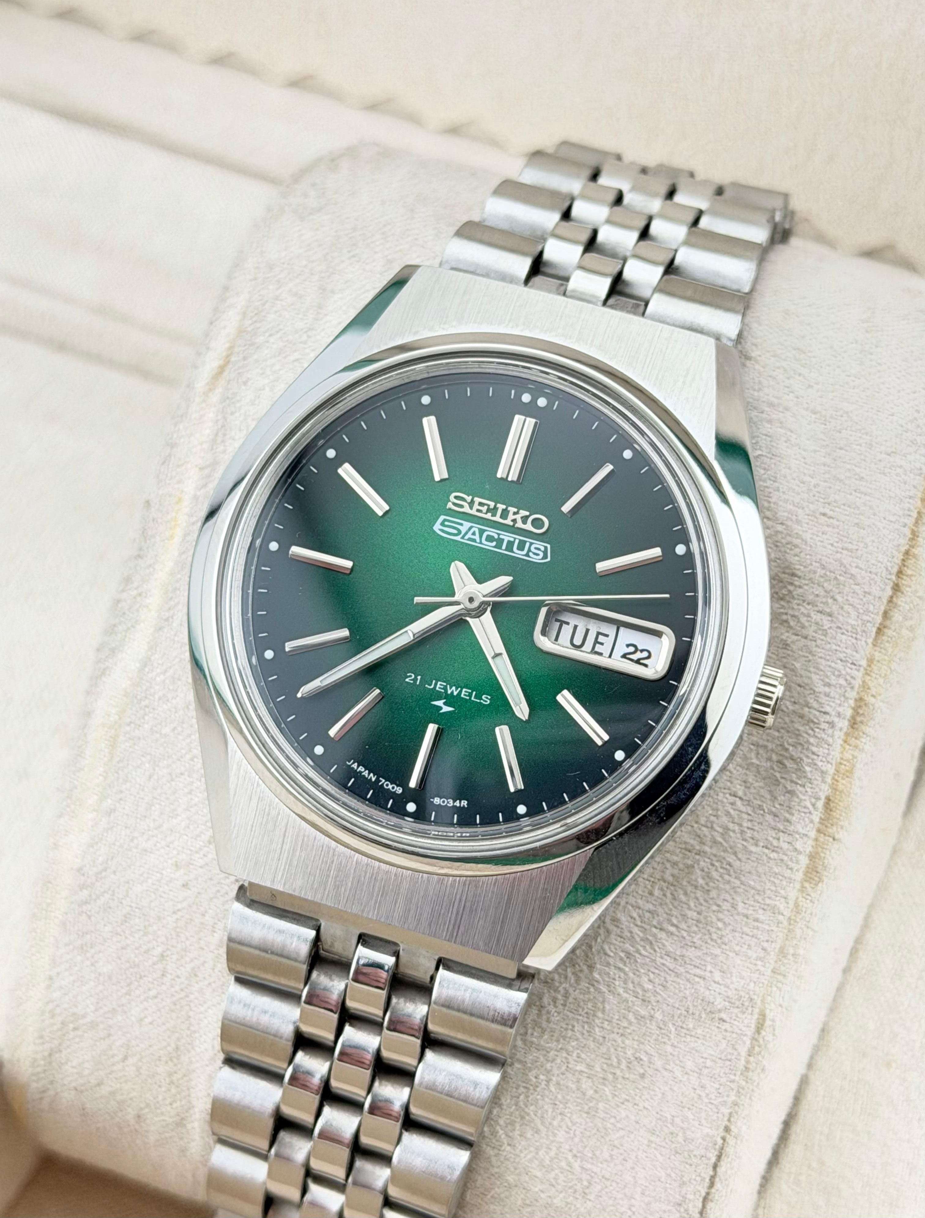 Seiko Vintage Seiko 5 Actus Men's Wrist Automatic Watch|Day-Date Size 36 - 7 Thumbnail