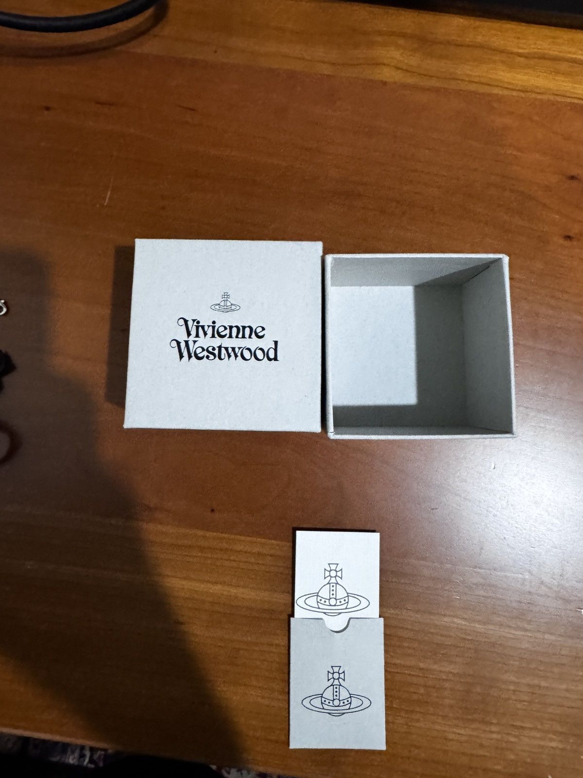 Vivienne Westwood Vivienne Westwood Summer Exclusive | Classic Saturn Drsign Size ONE SIZE - 6 Thumbnail