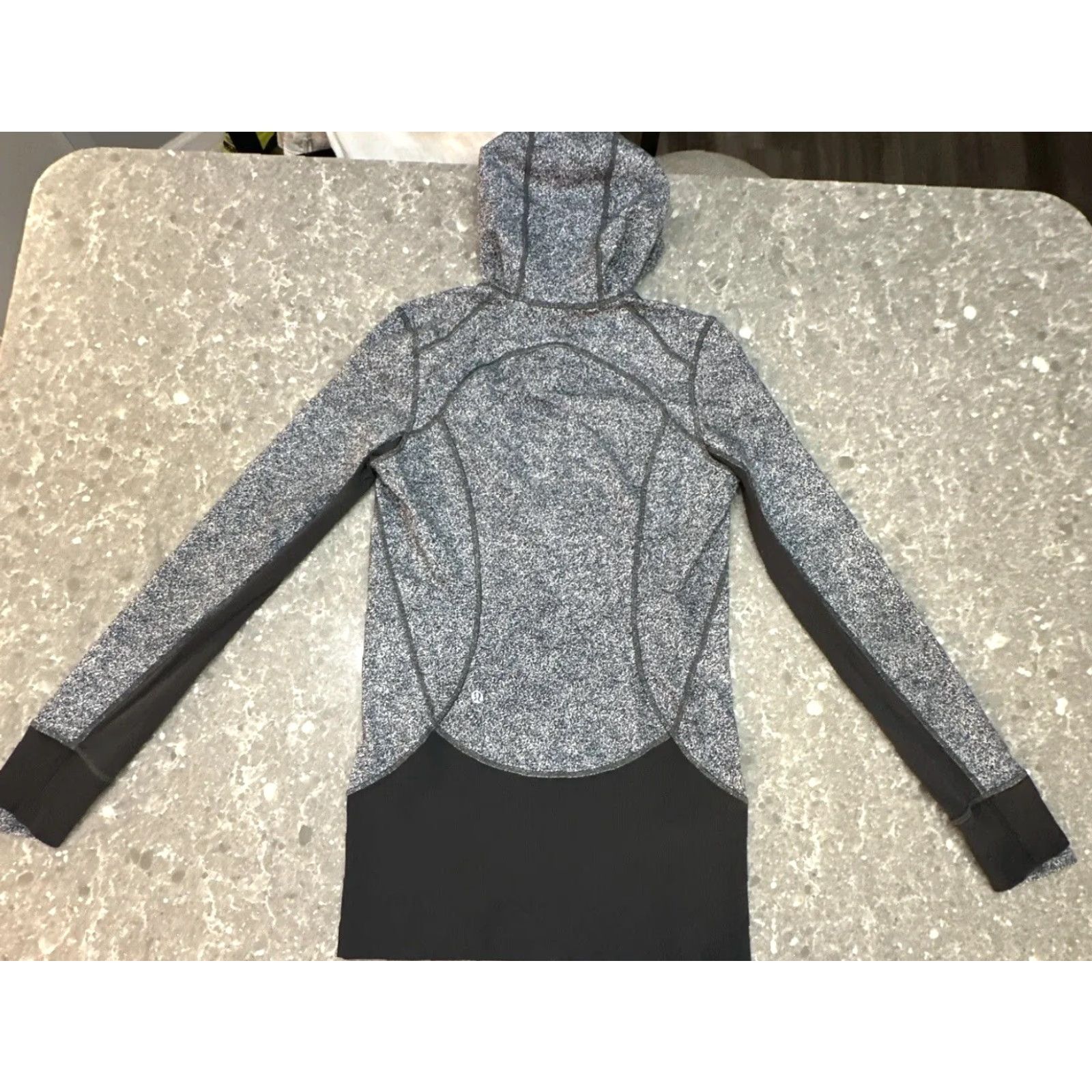 Lululemon VINTAGE Lululemon Daily Practice Jacket Hoodie Hooded Full Zip Rio Mist Deep Coal Women 6 Grey Jacket Size M / US 6-8 / IT 42-44 - 2 Thumbnail