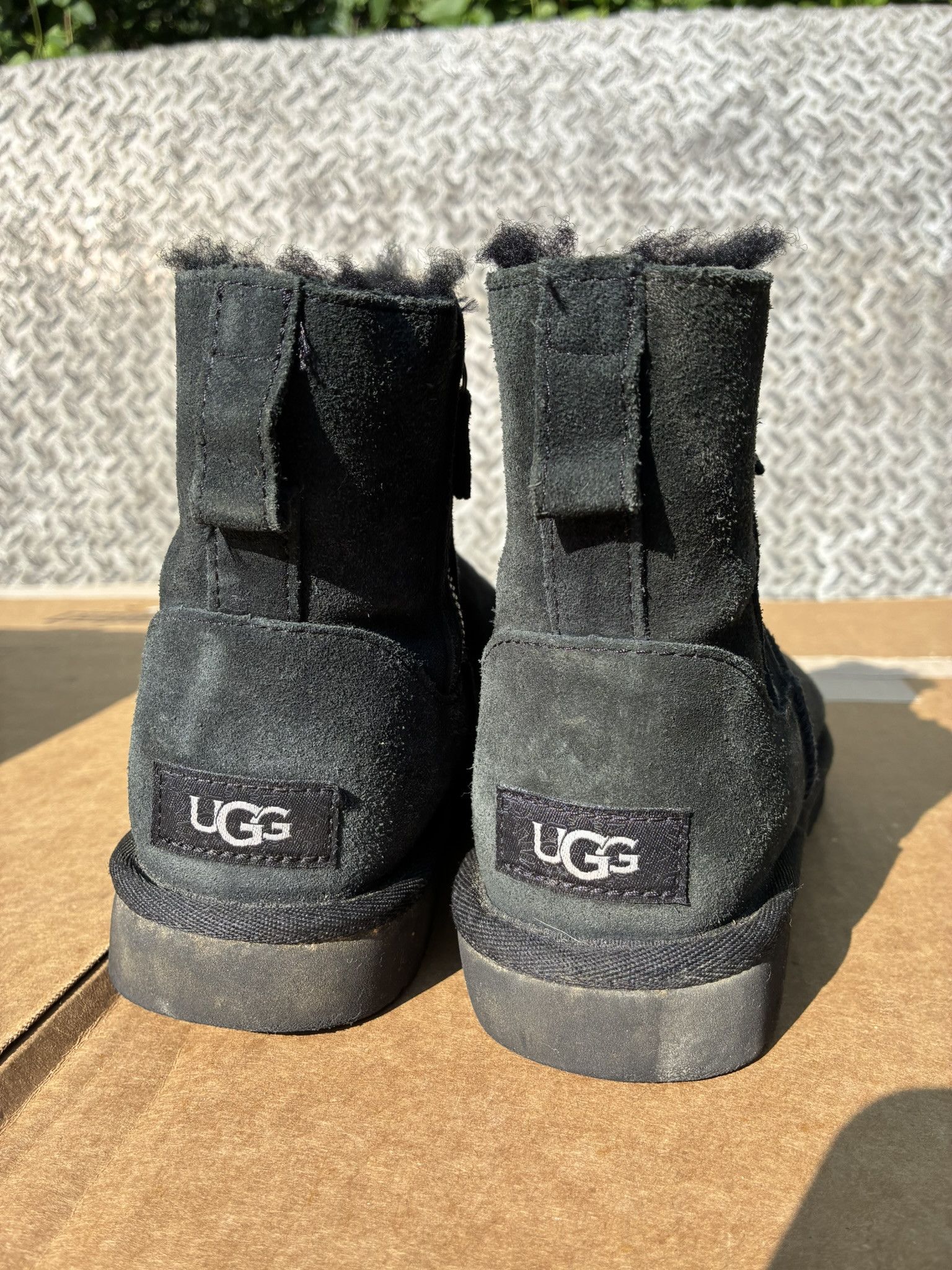 Ugg UGG Classic Mini Double Zip Black 1118853 Size US 6 / IT 36 - 3 Thumbnail