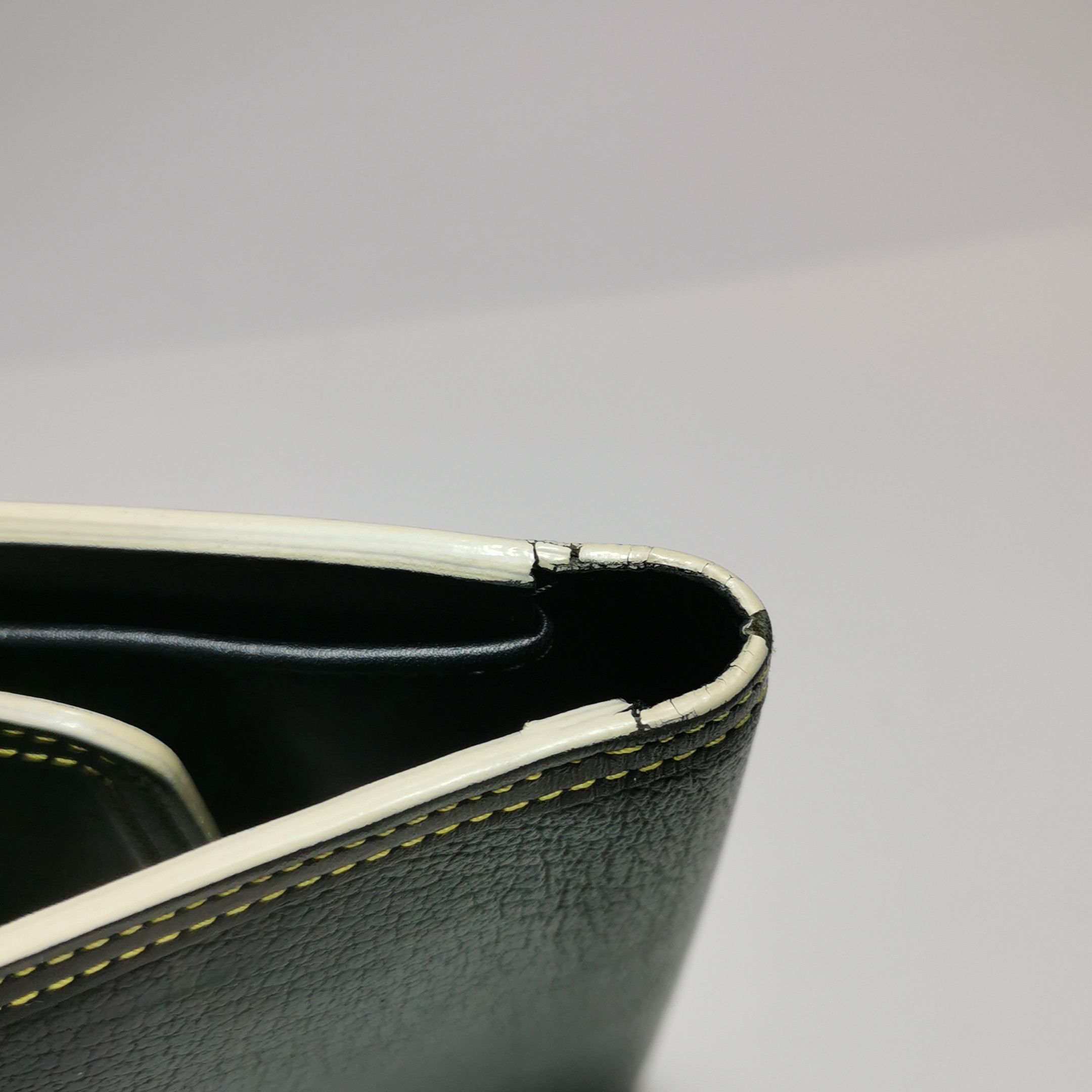 Louis Vuitton Louis Vuitton (LV) Suhari leather colorblock snap wallet -y Size ONE SIZE - 9 Thumbnail