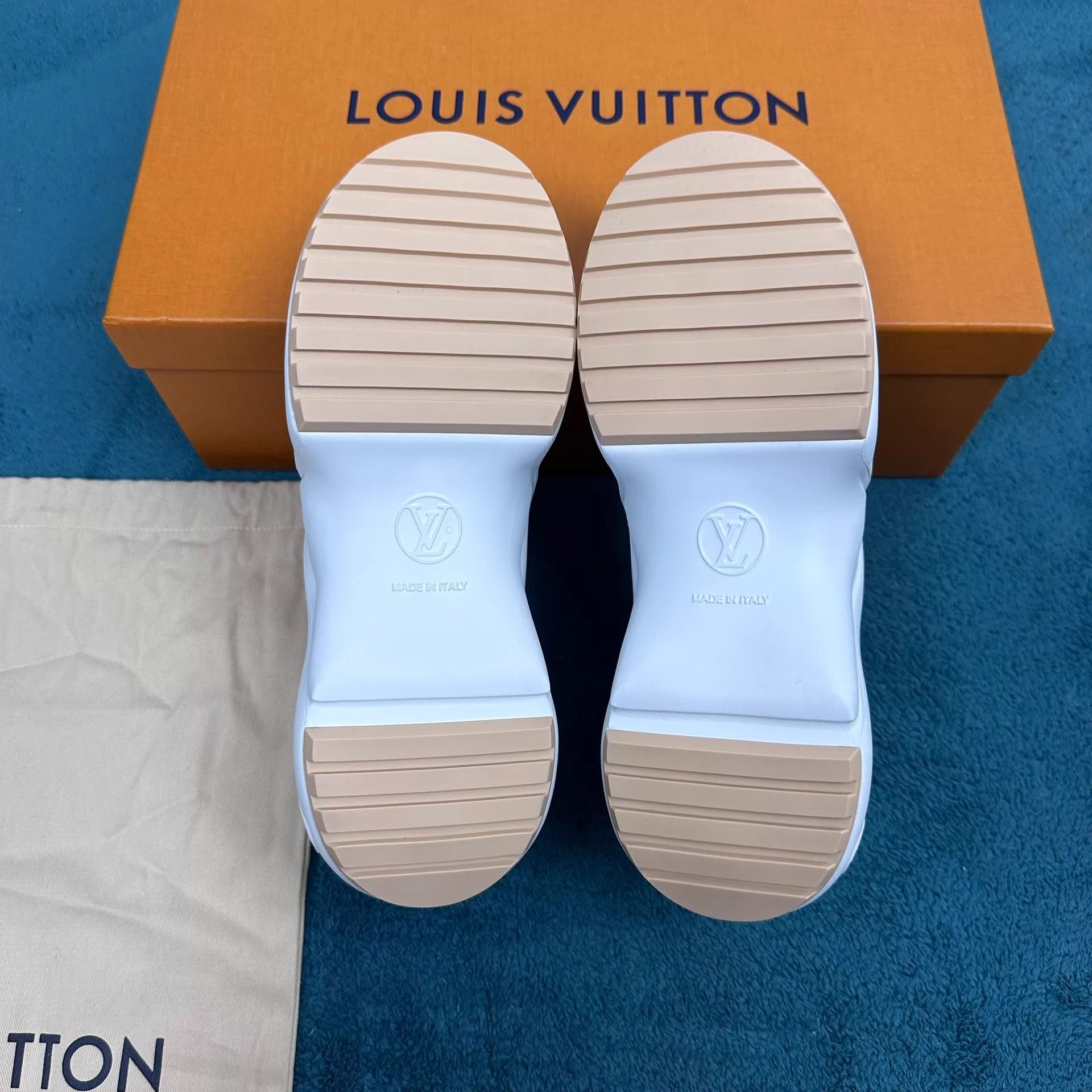 Louis Vuitton LV Trainer 1.0 Beige EU 35.5 Size US 5 / IT 35 - 5 Thumbnail