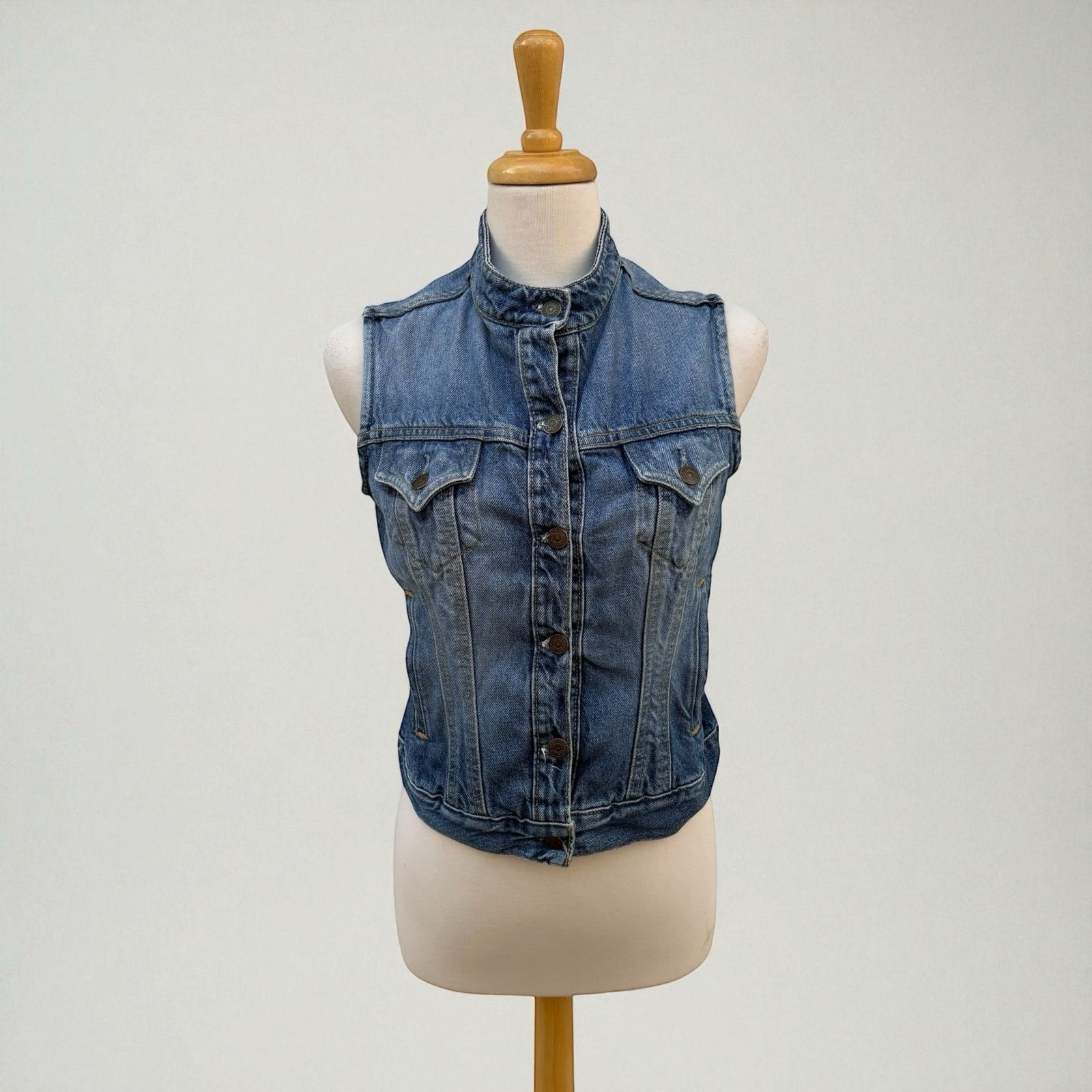Levi's VTG Levi Strauss Denim Vest Sz Misses M 8-10 100% cotton Size M / US 6-8 / IT 42-44 - 1 Thumbnail