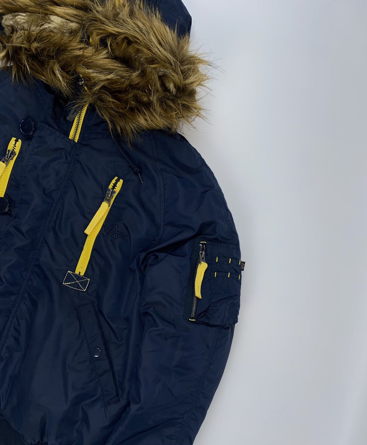 Alpha Industries × Vintage 🚨 Alpha Industries vintage down jacket bomber man M Size US M / EU 48-50 / 2 - 4 Thumbnail