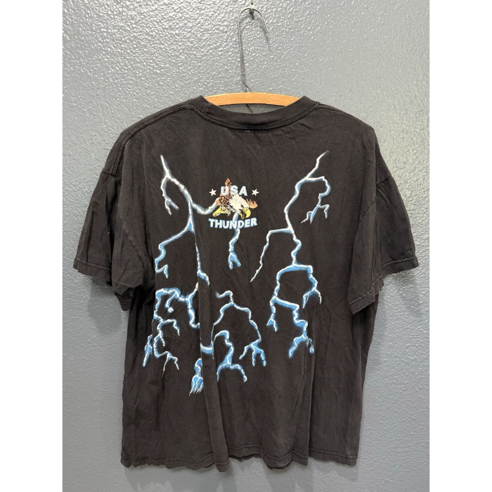 Vintage VINTAGE American Thunder Wolf Pack Black Lighting Tee Shirt Large Men 90s 90’s Shirt T-Shirt Men L Black Wolf Pack Lighting 90s Mens Size US L / EU 52-54 / 3 - 4 Thumbnail