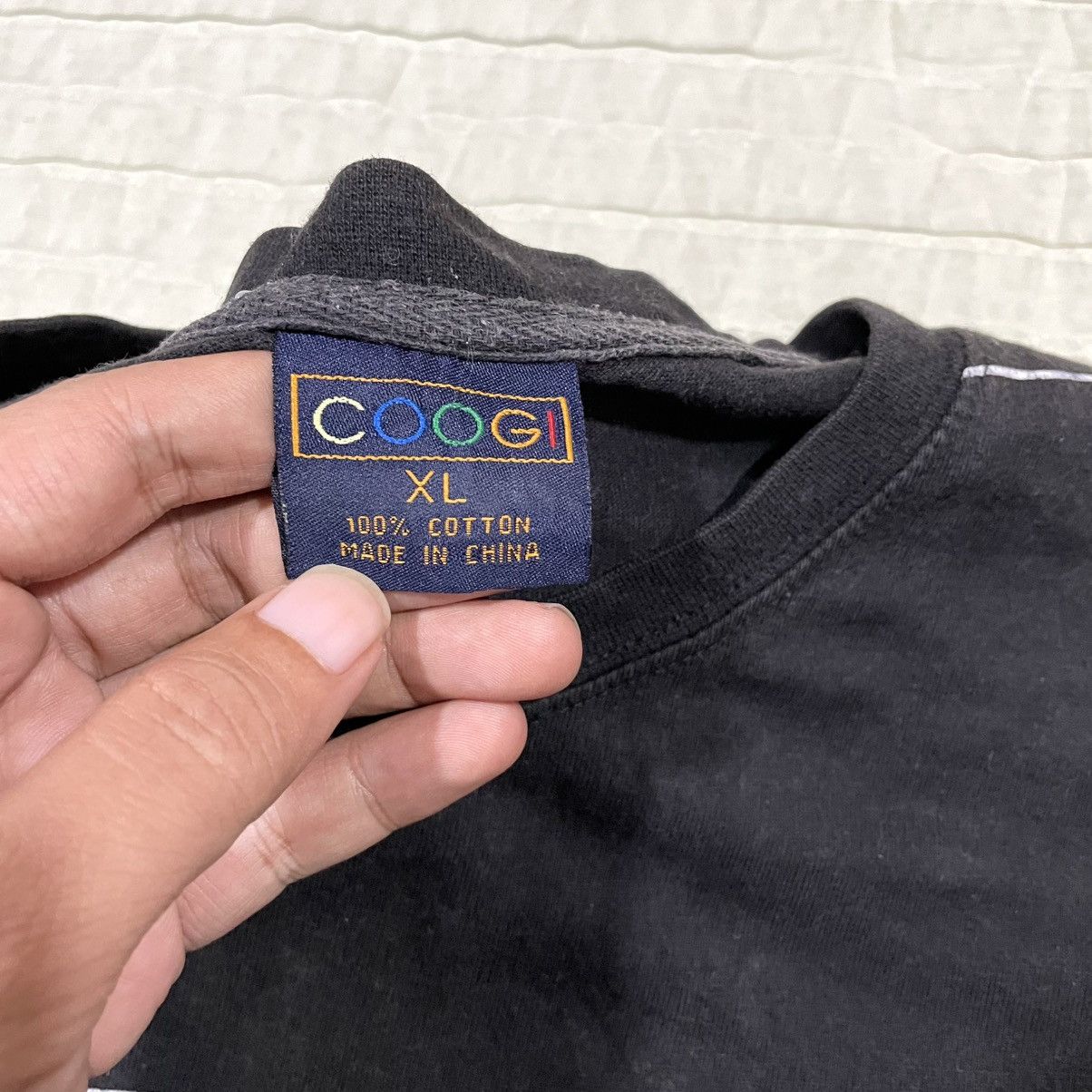 Coogi Vintage Thrashed Faded Coogi Embroidered Logo Rare T Shirt Size US XL / EU 56 / 4 - 4 Thumbnail
