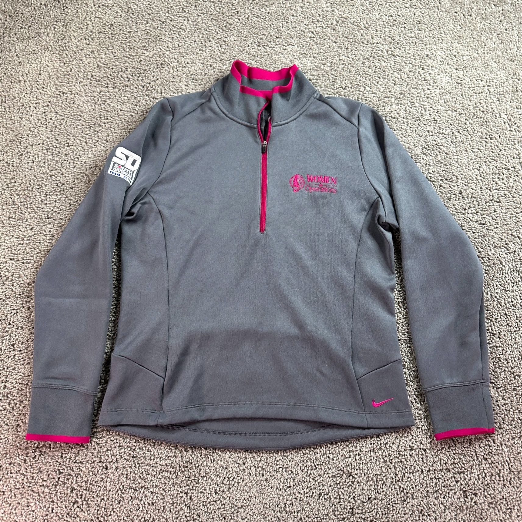 Nike Nike Golf Jacket Womens L Gray Pink 1/4 Zip Pullover Dri-Fit Logo Jacket Mens Womens Girls Boys Size L / US 10 / IT 46 - 2 Thumbnail