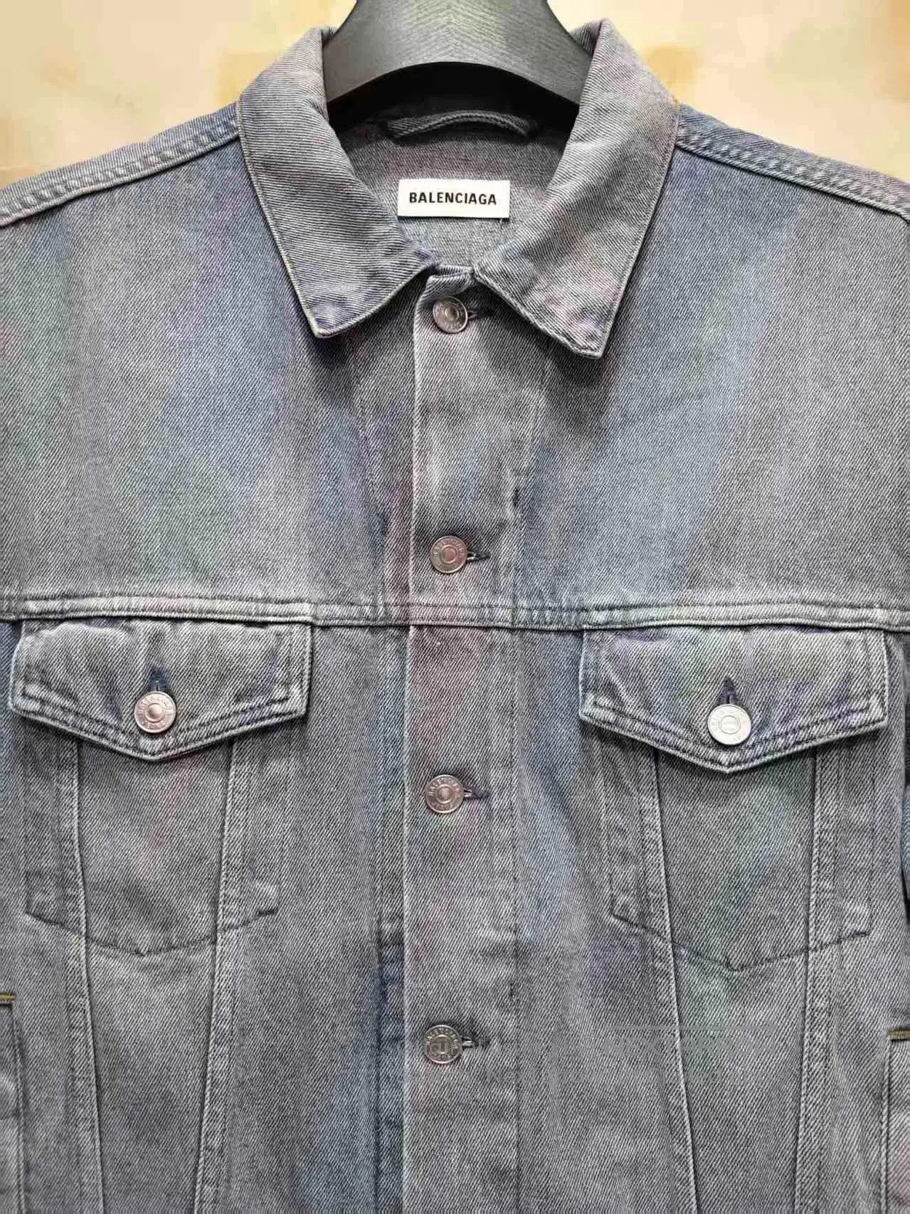 Balenciaga Balenciaga Light Wash Denim Jacket. Size US XS / EU 42 / 0 - 3 Thumbnail