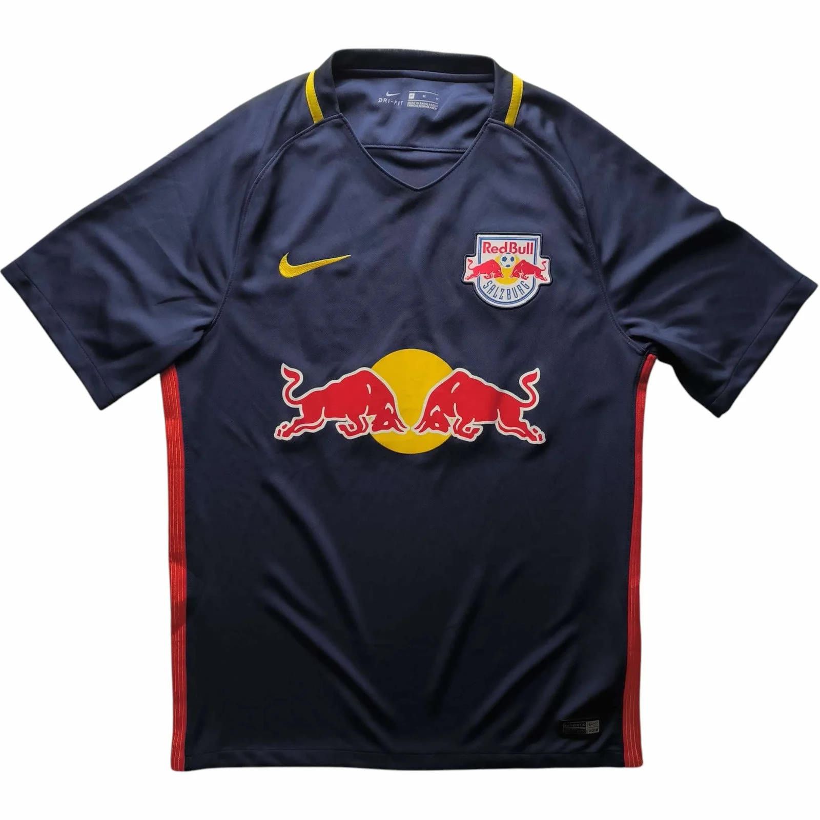 Red Bull Salzburg 2016-17 Nike away football jersey size M