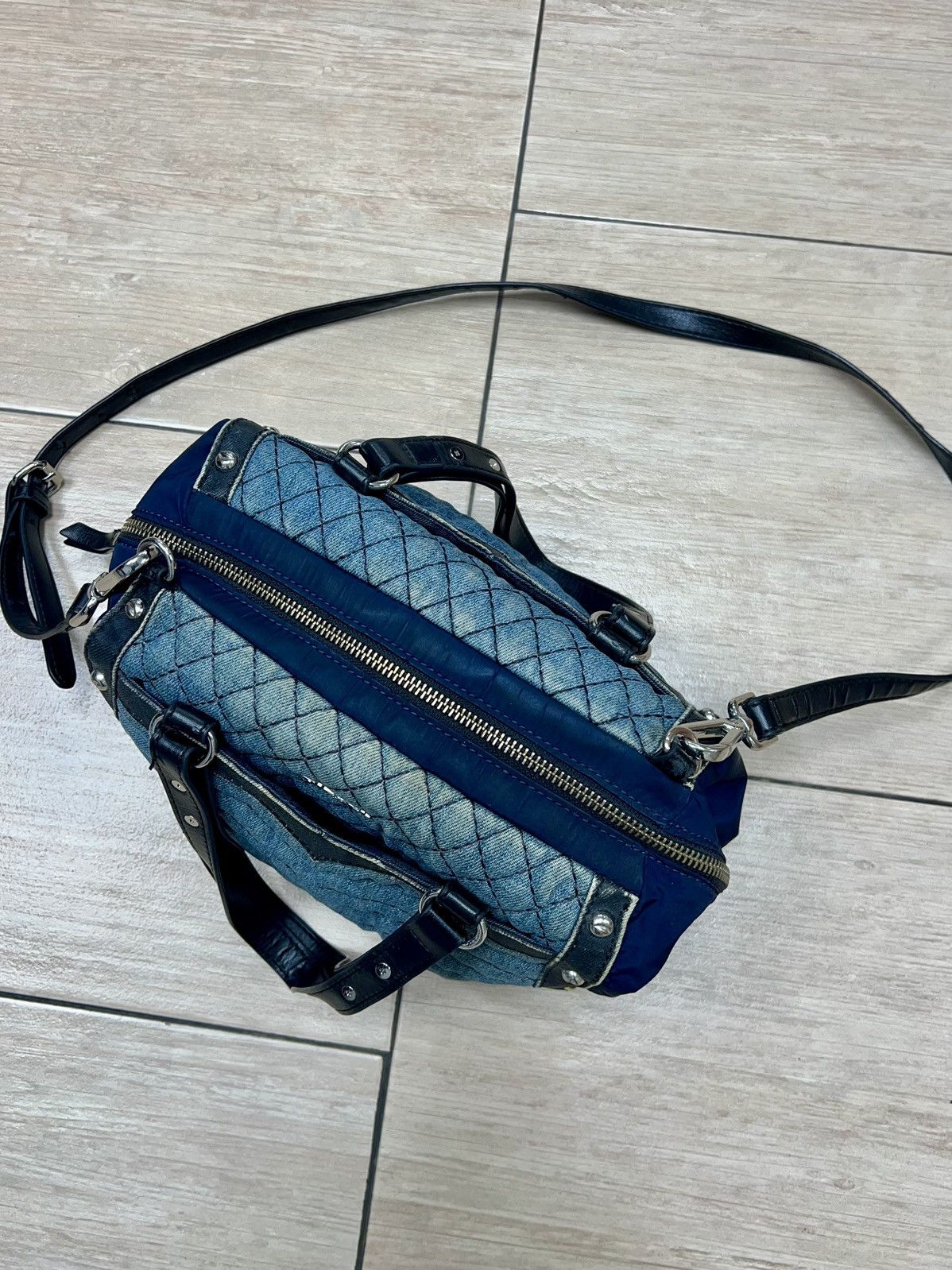Diesel × Diesel Black Gold × Vintage Vintage Y2K Diesel Two Way Sling Crossbody Bag Size ONE SIZE - 21 Thumbnail