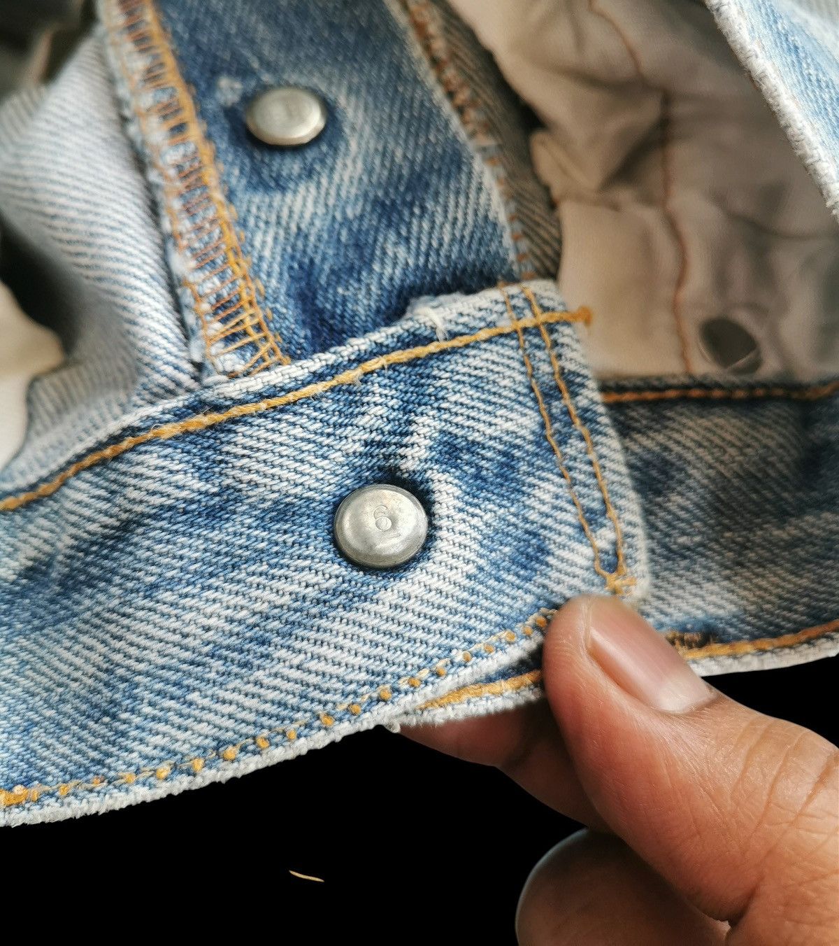 Levi's 70s - 80s Vintage Levis Button Stamp 6 Selvedge Denim Jeans Size US 27 - 2 Thumbnail