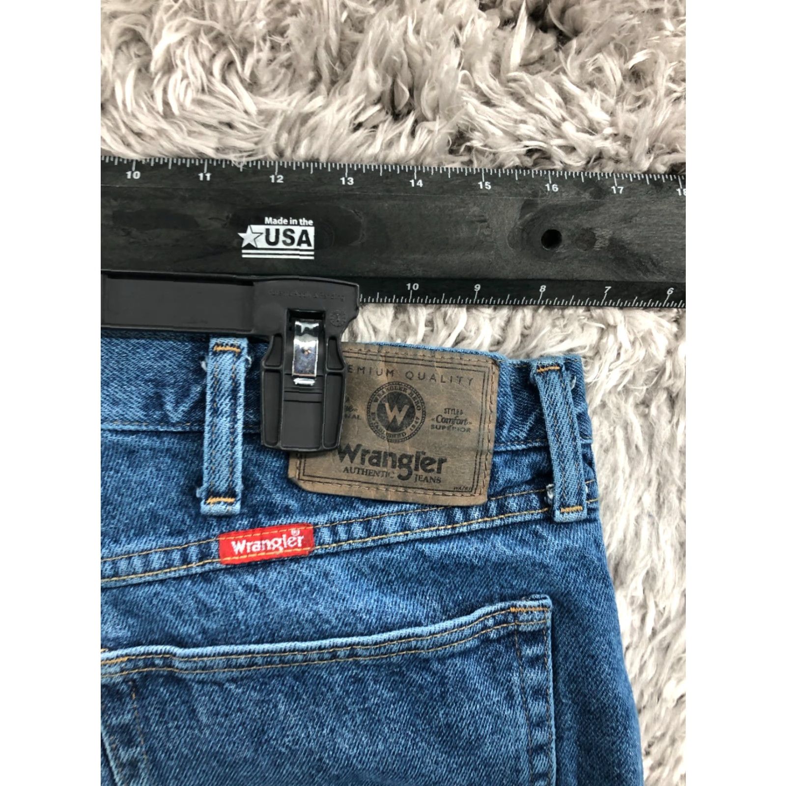 Wrangler Wrangler Jeans Straight 40x30 Mens Mid Wash Blue FLAW - Vintage? No - Regular 5-Pocket Denim Cotton Blend WW JS0100? Size US 40 / EU 56 - 7 Thumbnail