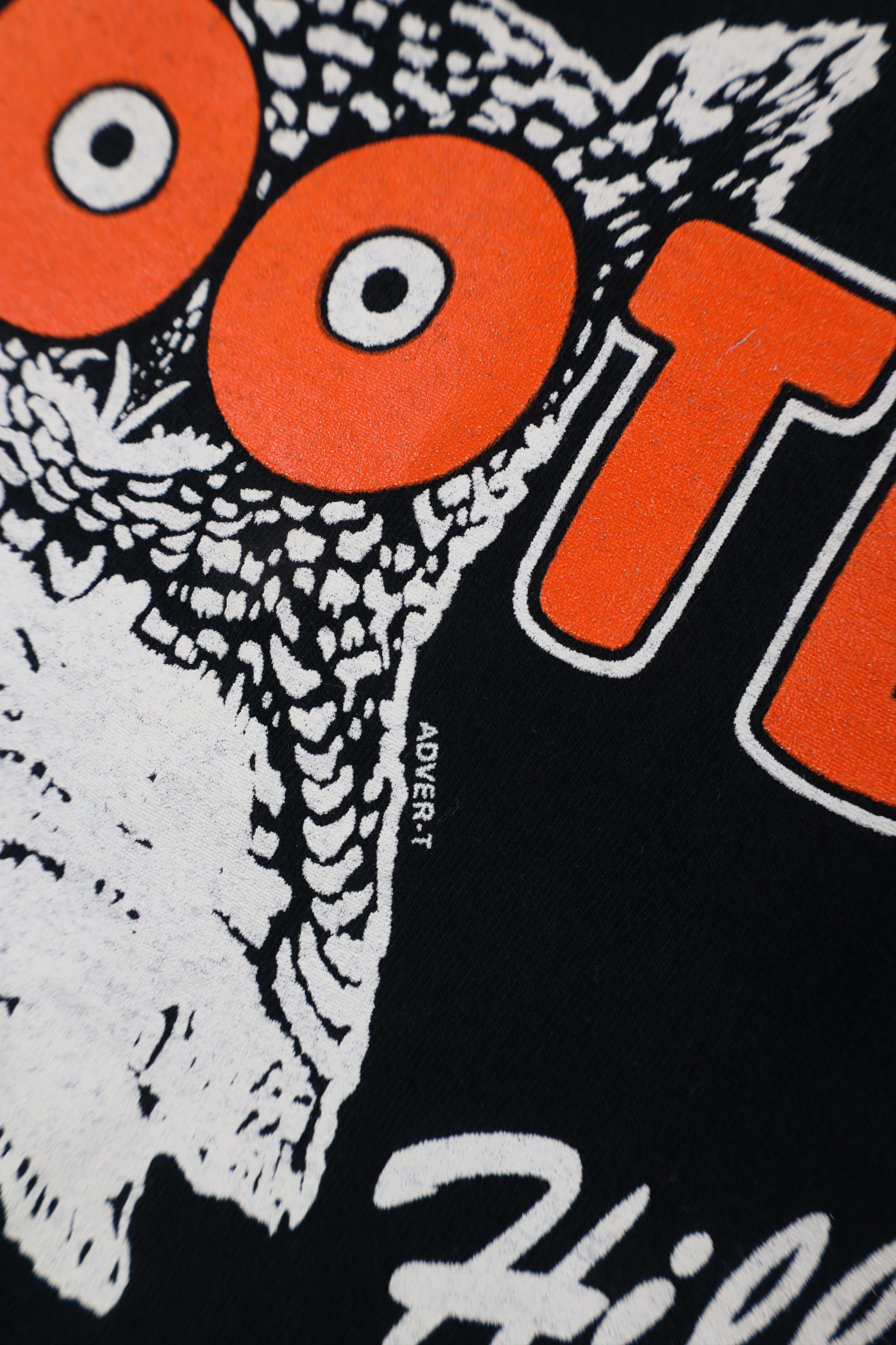Vintage Vintage 90s Hooters Out Hilliard Columbus Ohio T-Shirt Size US L / EU 52-54 / 3 - 5 Thumbnail