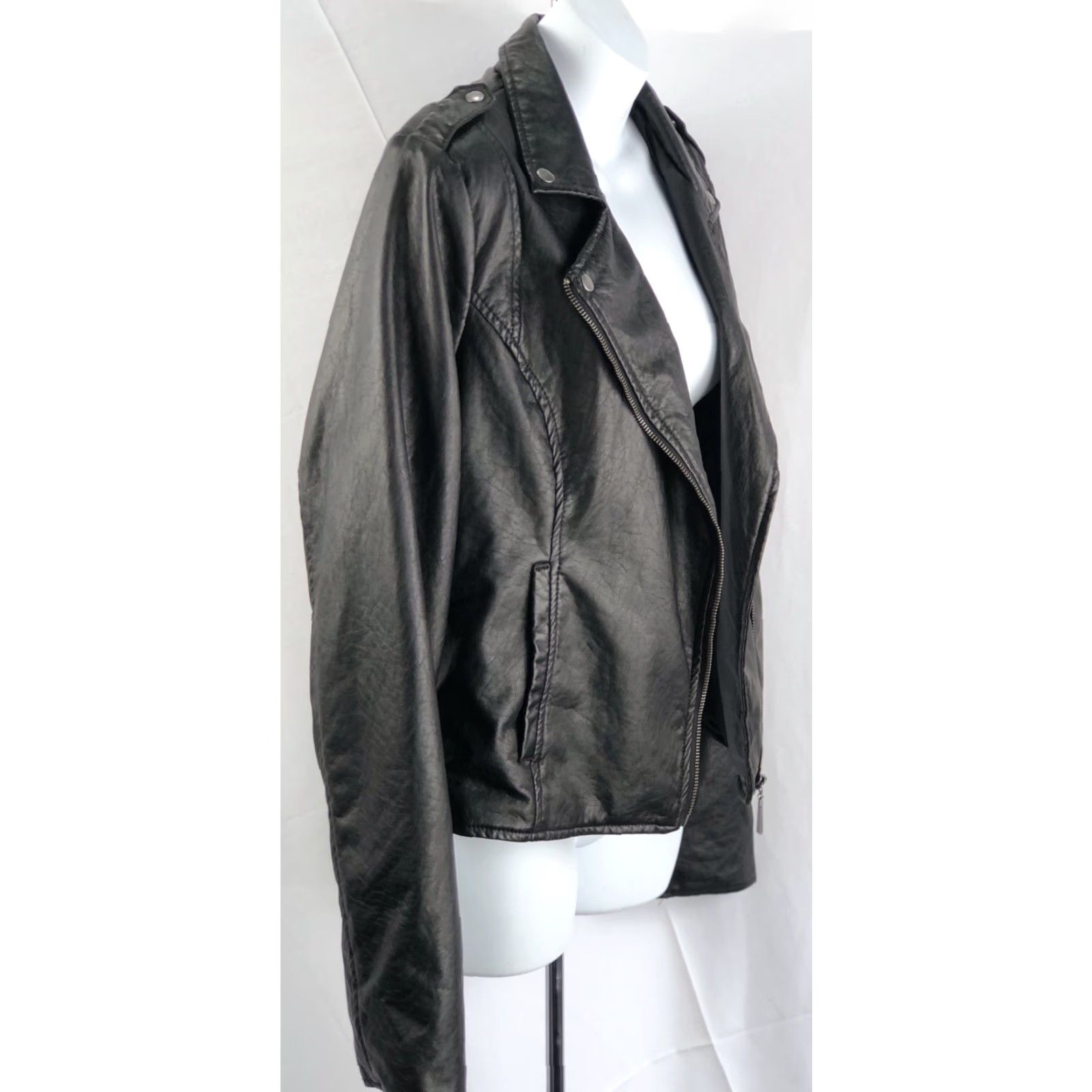 Vintage Arizona Motorcycle Jacket L Black Faux Leather Arizona Brand Women's Short Sleeve? Size L / US 10 / IT 46 - 2 Thumbnail