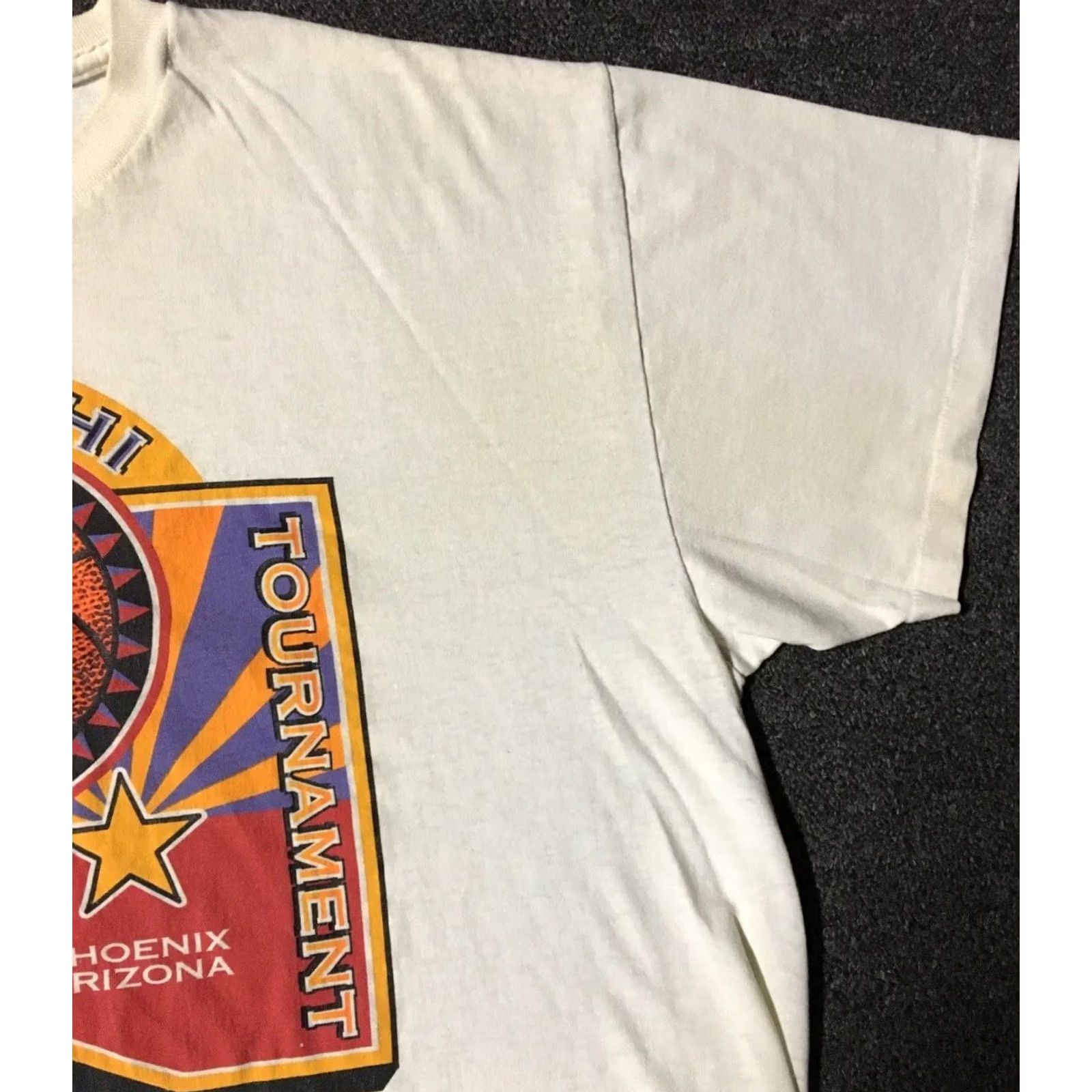 Vintage VINTAGE Phoenix Arizona Basketball Faded Shirt L White Sun 90s Grunge Sports NBA Mens T-Shirt Size US L / EU 52-54 / 3 - 6 Thumbnail