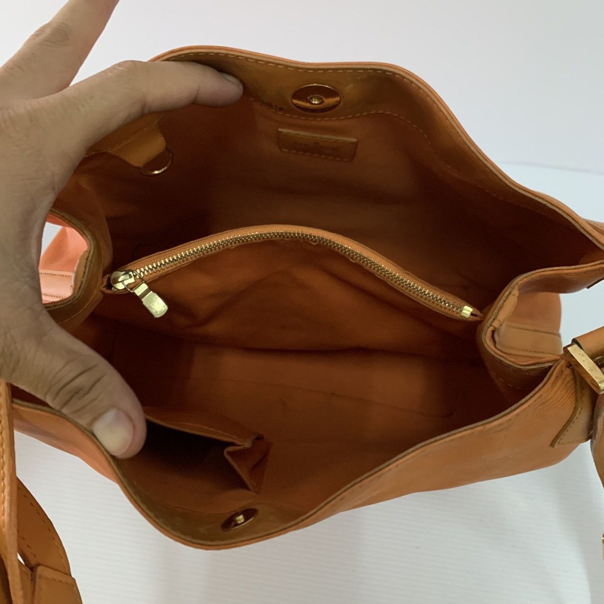 Louis Vuitton Louis Vuitton Epi Leather Bucket Bag Size ONE SIZE - 12 Thumbnail