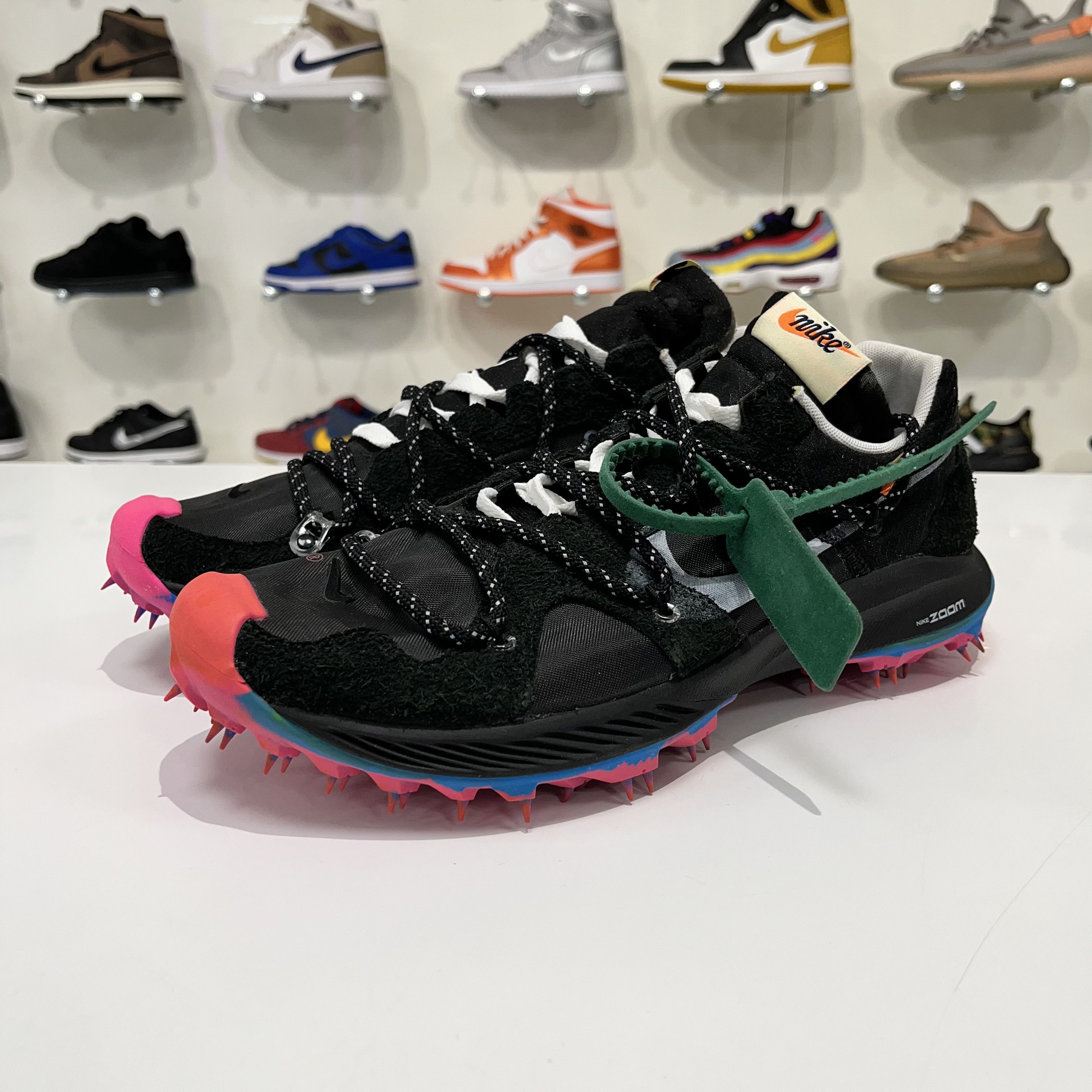 Nike × Off-White Nike Zoom Terra Kiger 5 x Off-White Black (W) Size US 10 / IT 40 - 2 Thumbnail