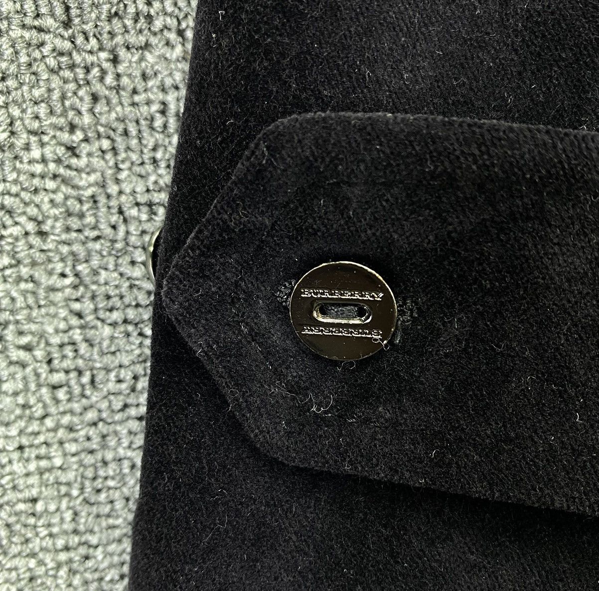Burberry Vintage Burberry London Faux Fur Hooded Velvet Jacket Size XS / US 0-2 / IT 36-38 - 10 Thumbnail