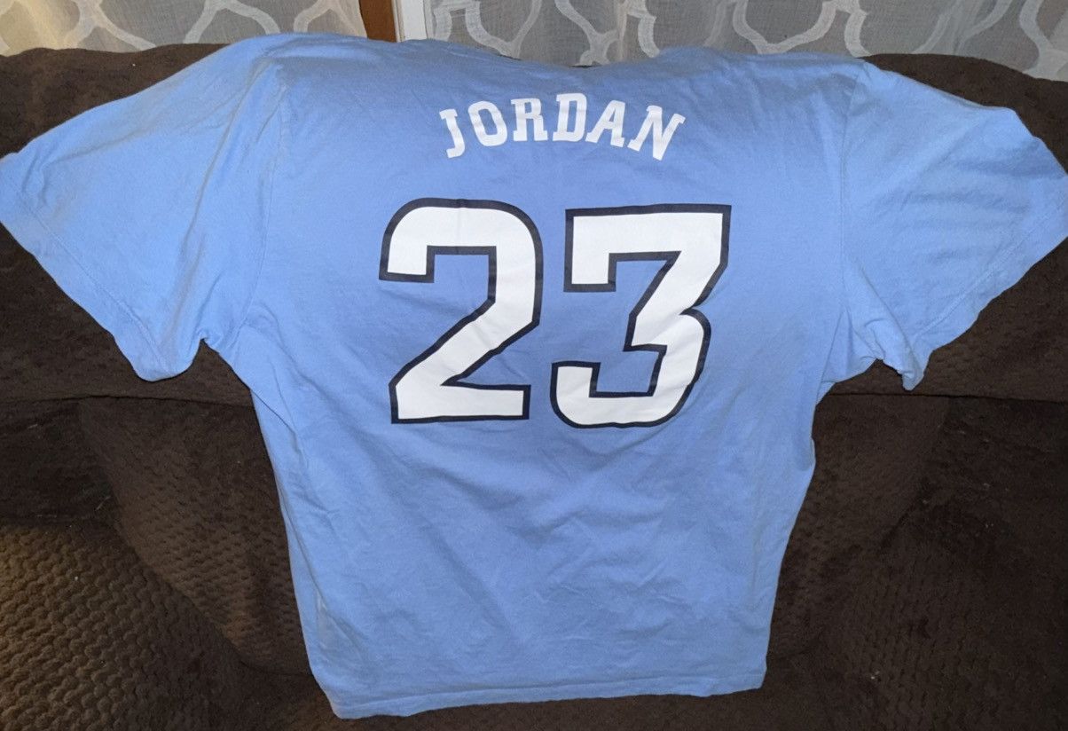 Nike Nike North Carolina 23 Michael Jordan UNC s/s t-shirt NEW! Size US XL / EU 56 / 4 - 2 Thumbnail