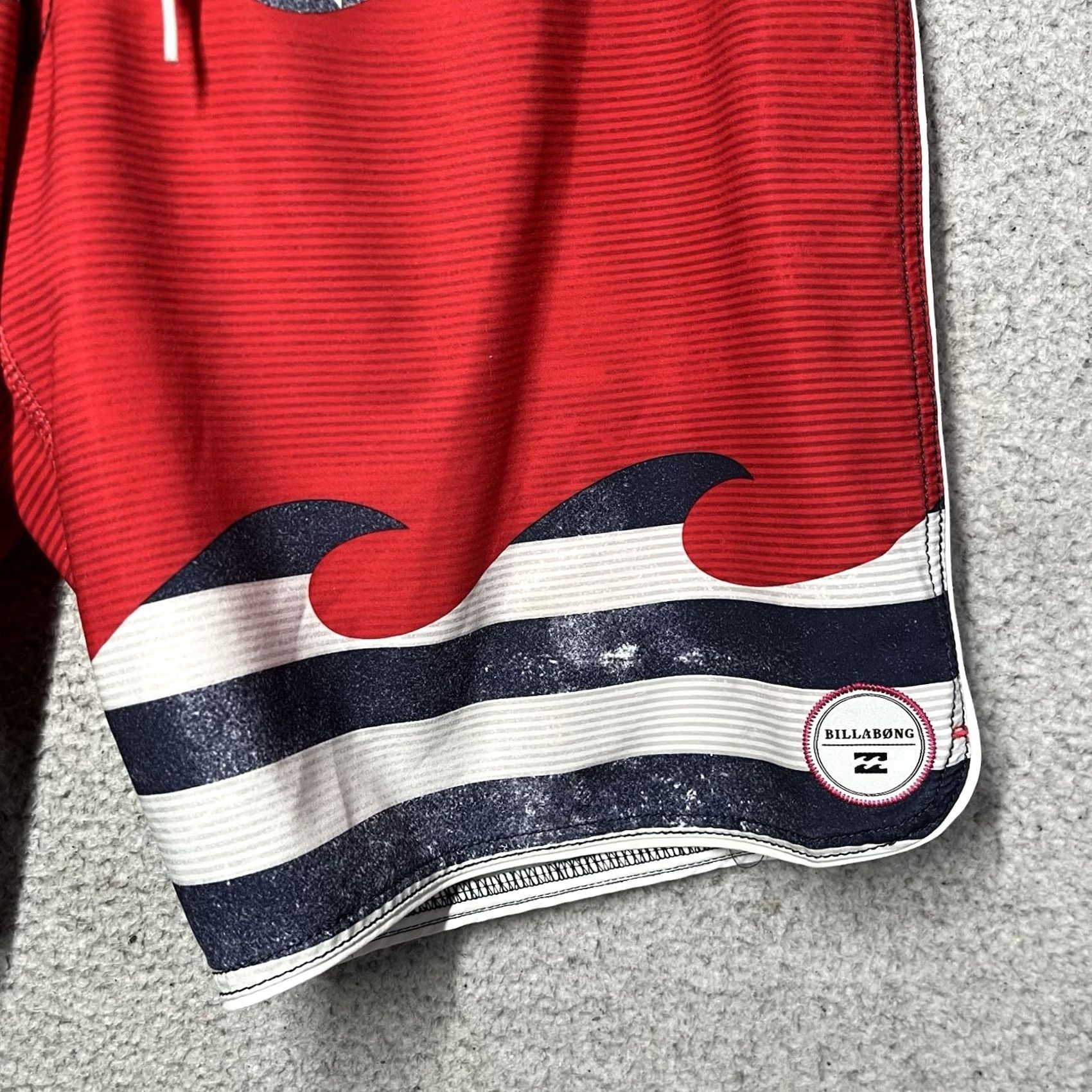 Billabong Billabong Board Shorts Mens 34 Red White Blue USA American Flag Surf Swim Trunks Size US 34 / EU 50 - 6 Thumbnail