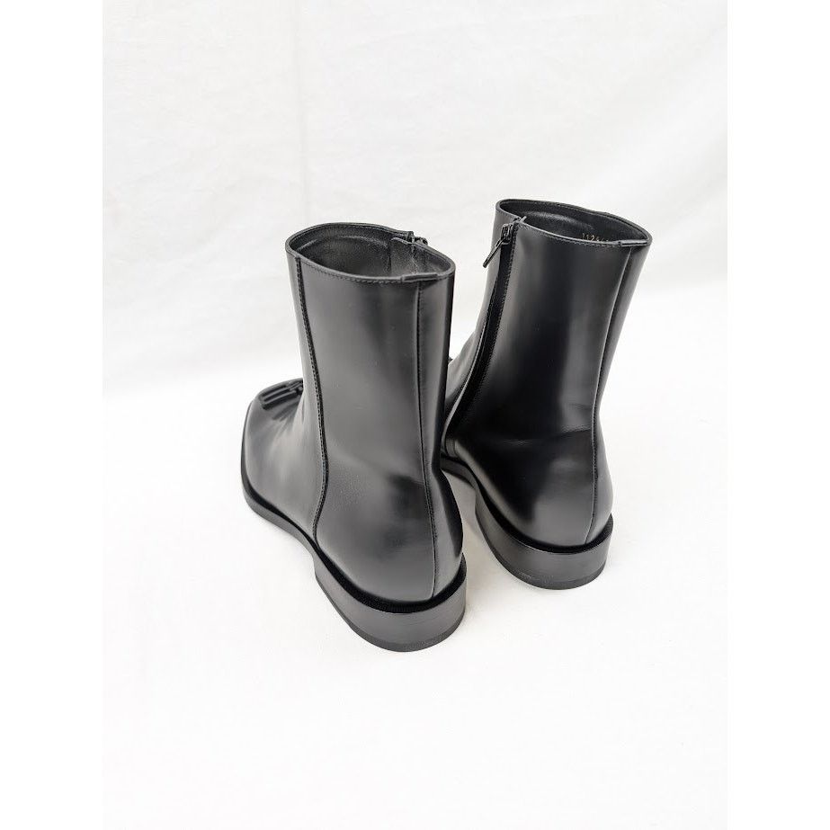 Balenciaga o1rshd1 Smooth Calf BB Matt Icon Bootie in Black/Black Size US 10 / EU 43 - 19 Thumbnail