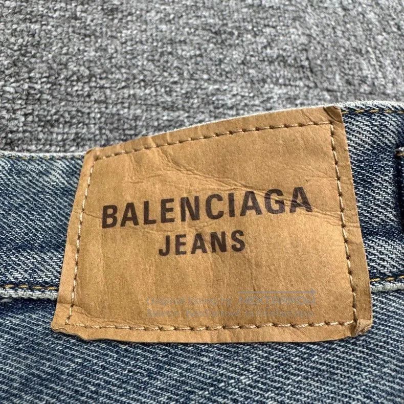 Balenciaga Balenciaga Distressed Denim Shorts. Size US 26 / EU 42 - 6 Thumbnail