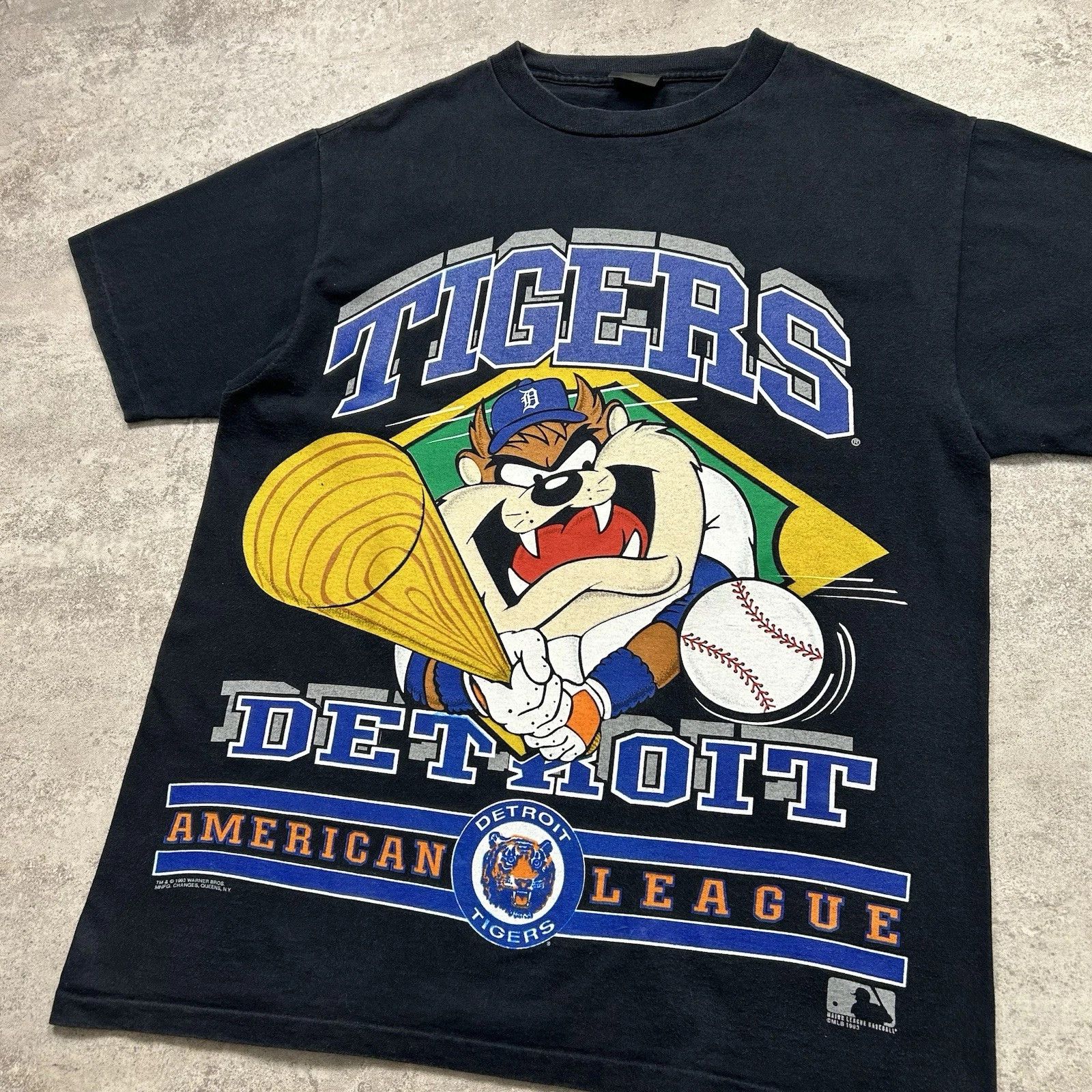 MLB × Vintage DETROIT TIGERS LOONEY TUNES 1993 WARNER BROS TAZ AOP T-SHIRT Size US L / EU 52-54 / 3 - 2 Thumbnail