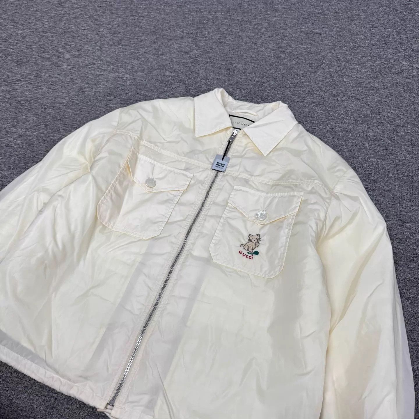 Gucci Gucci Cream Cartoon Embroidered Collared Light Cotton Jacket Size S / US 4 / IT 40 - 4 Thumbnail