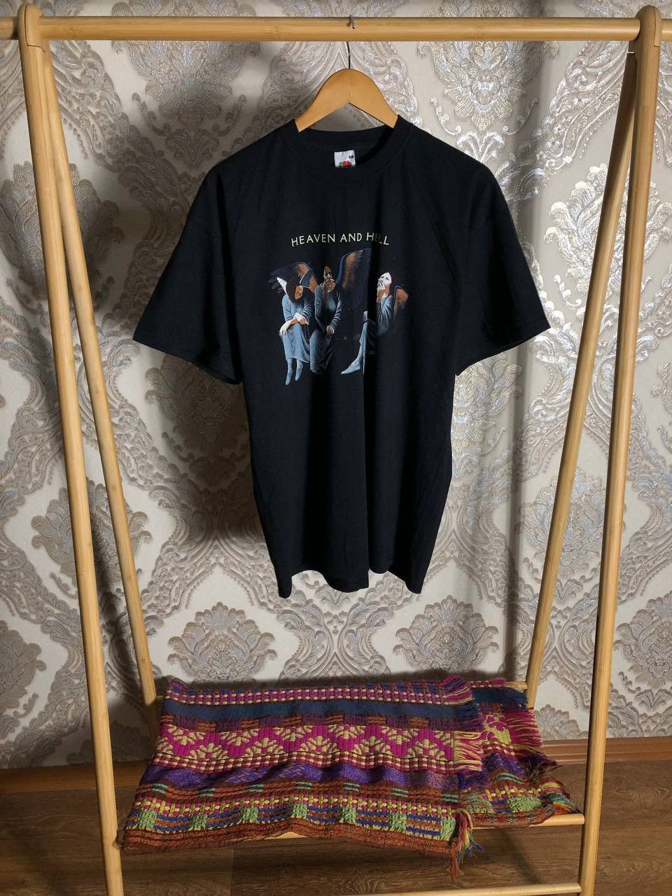 Band Tees VINTAGE HEAVEN AND HELL WORLD TOUR ROCK T-SHIRT METAL 90s Size US XL / EU 56 / 4 - 1 Thumbnail
