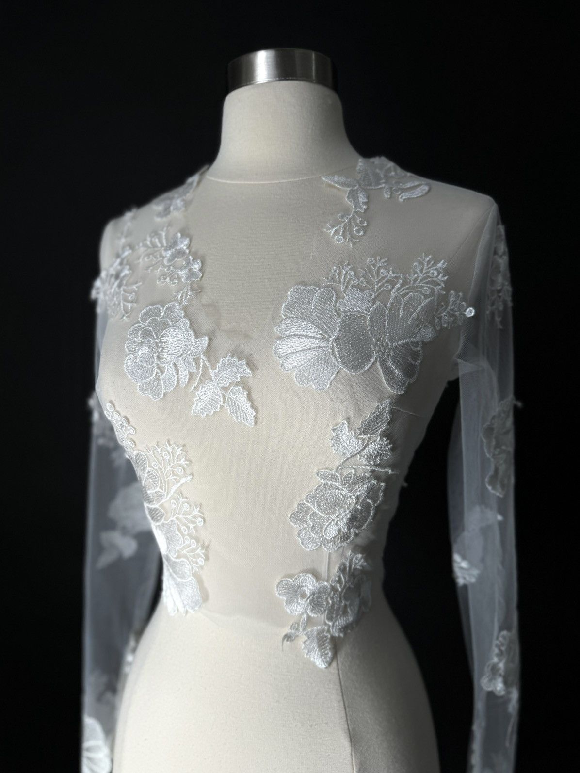 Other Preloved US 2 Embroidered Lace Anna Augusta Bridal Cape Size XS / US 0-2 / IT 36-38 - 2 Thumbnail