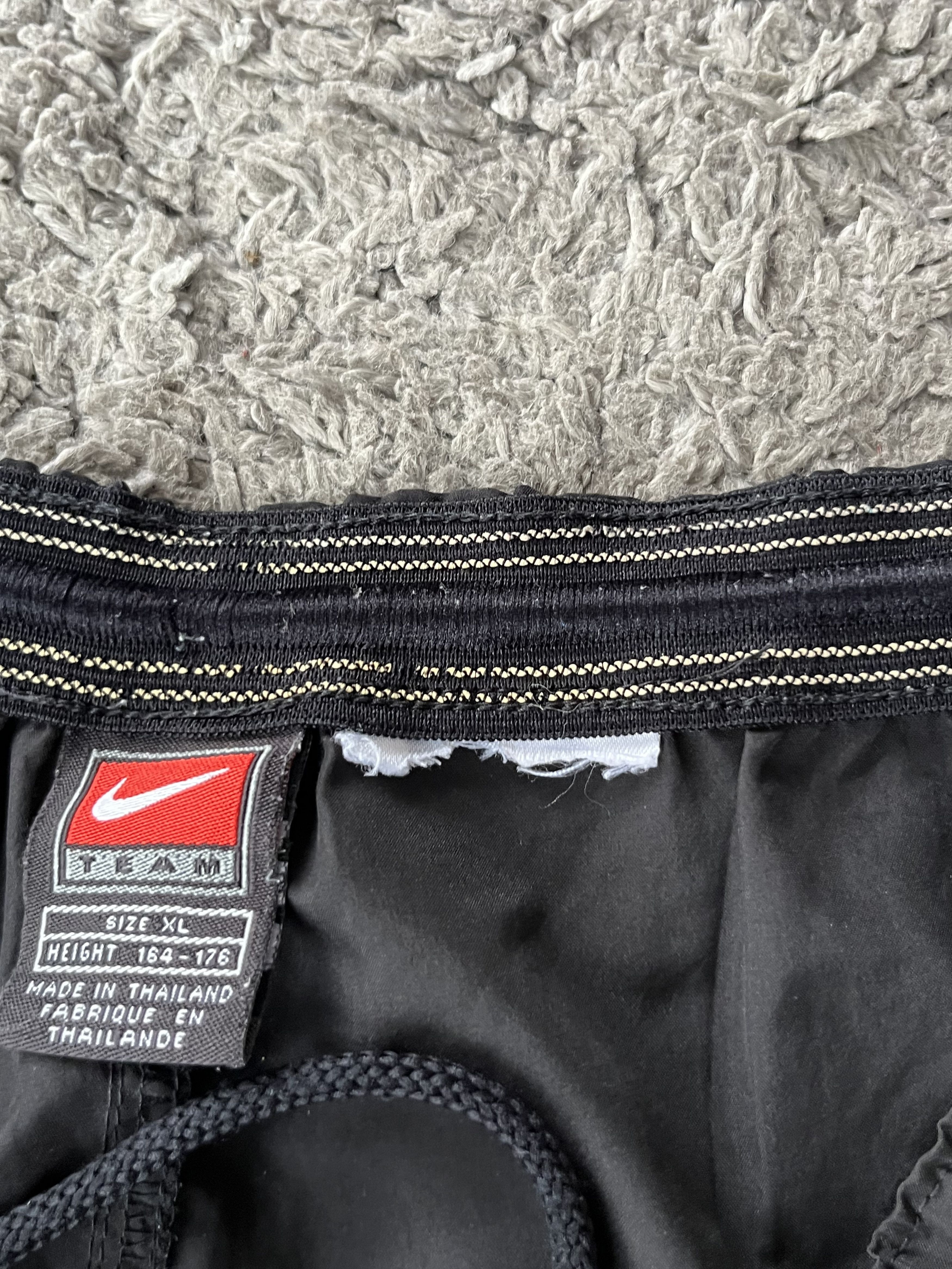 Nike Vintage Nylon Shorts Nike INTER Y2K Style Streetwear Size US 32 / EU 48 - 7 Thumbnail