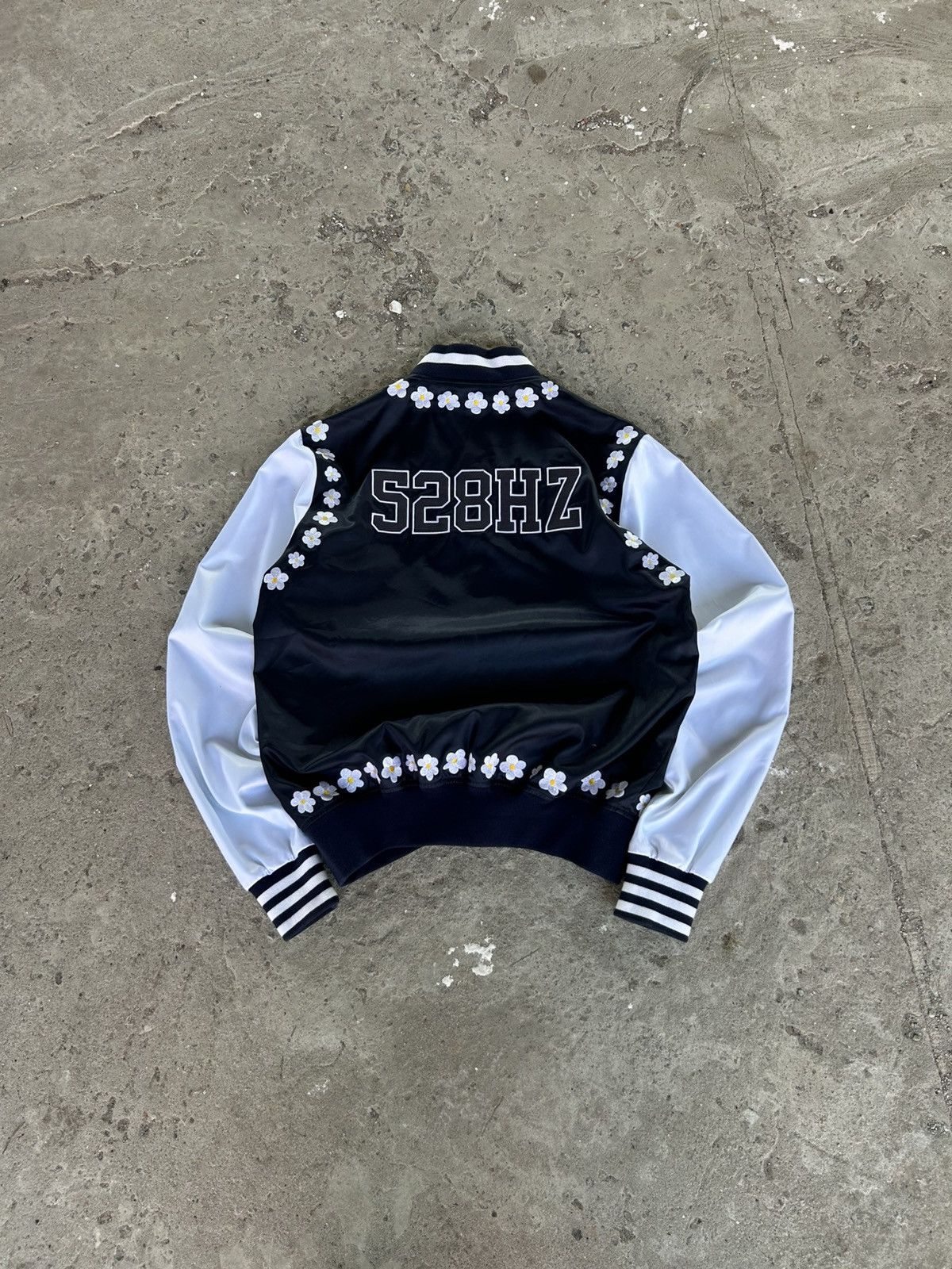 Human Made Adidas x Pharrell Williams Flowers 528Hz Buttom Track Jacket Size US M / EU 48-50 / 2 - 8 Thumbnail